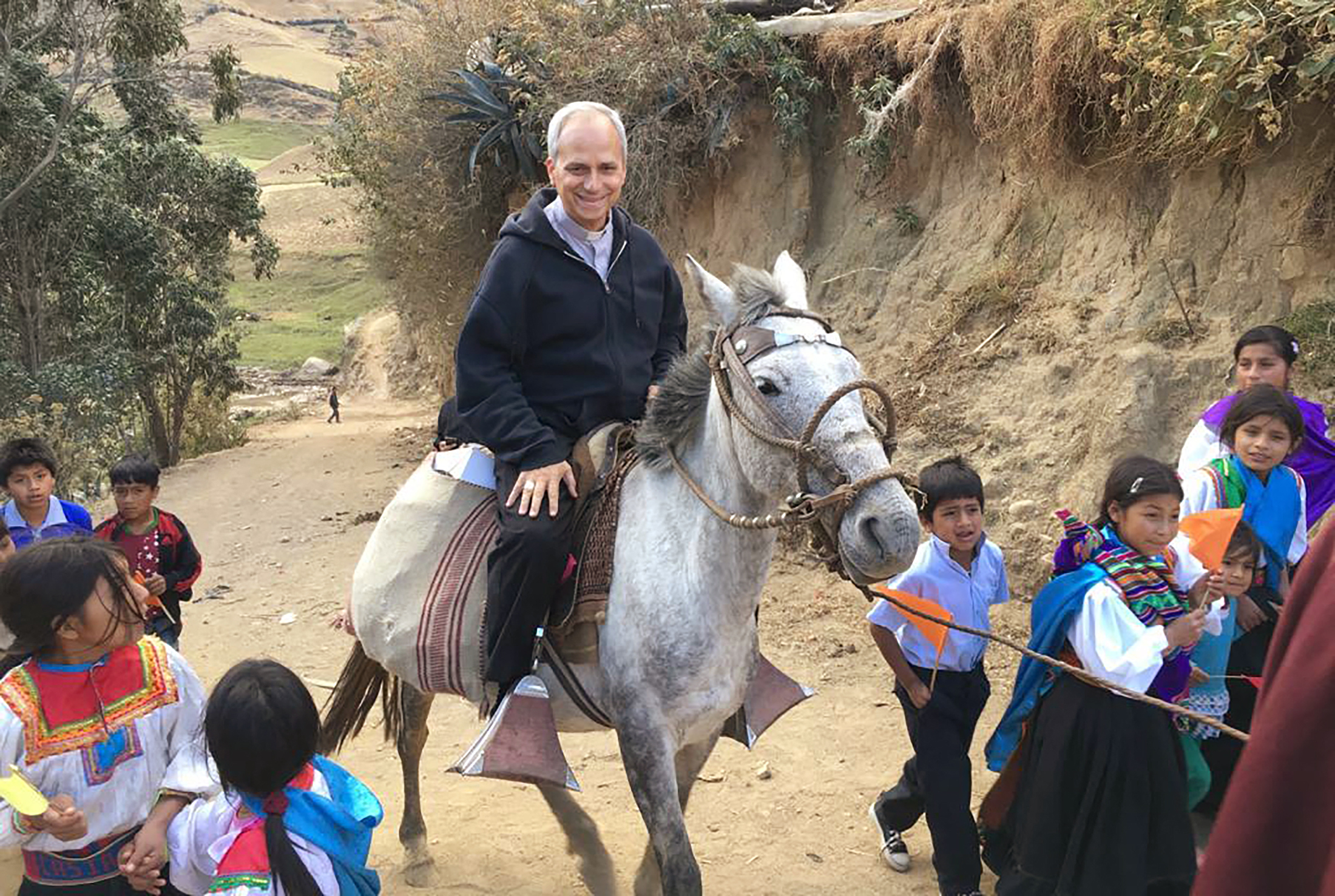 La vida de Robert Prevost en Perú: el pastor devenido en Papa que transformó Chiclayo - La Tercera