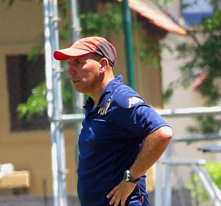 José Luis Sánchez en su trabajo como técnico de las inferiores de Unión Española.