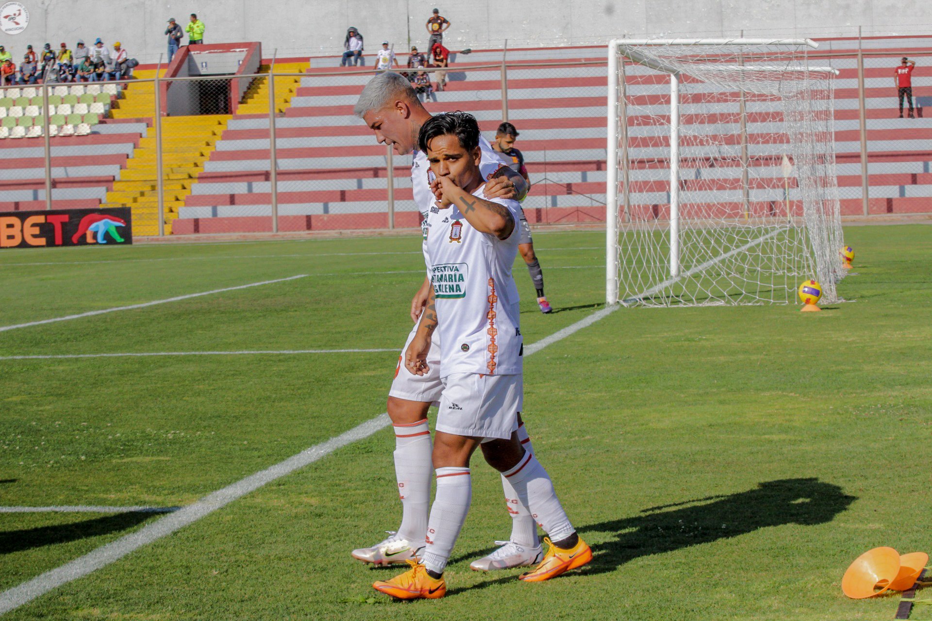 Ayacucho invitó a los hinchas peruanos a ver gratis el partido contra Everton.