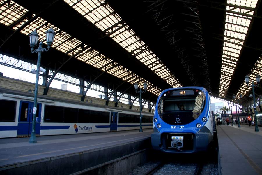 Autoridades realizan balance a un año del metrotren Nos