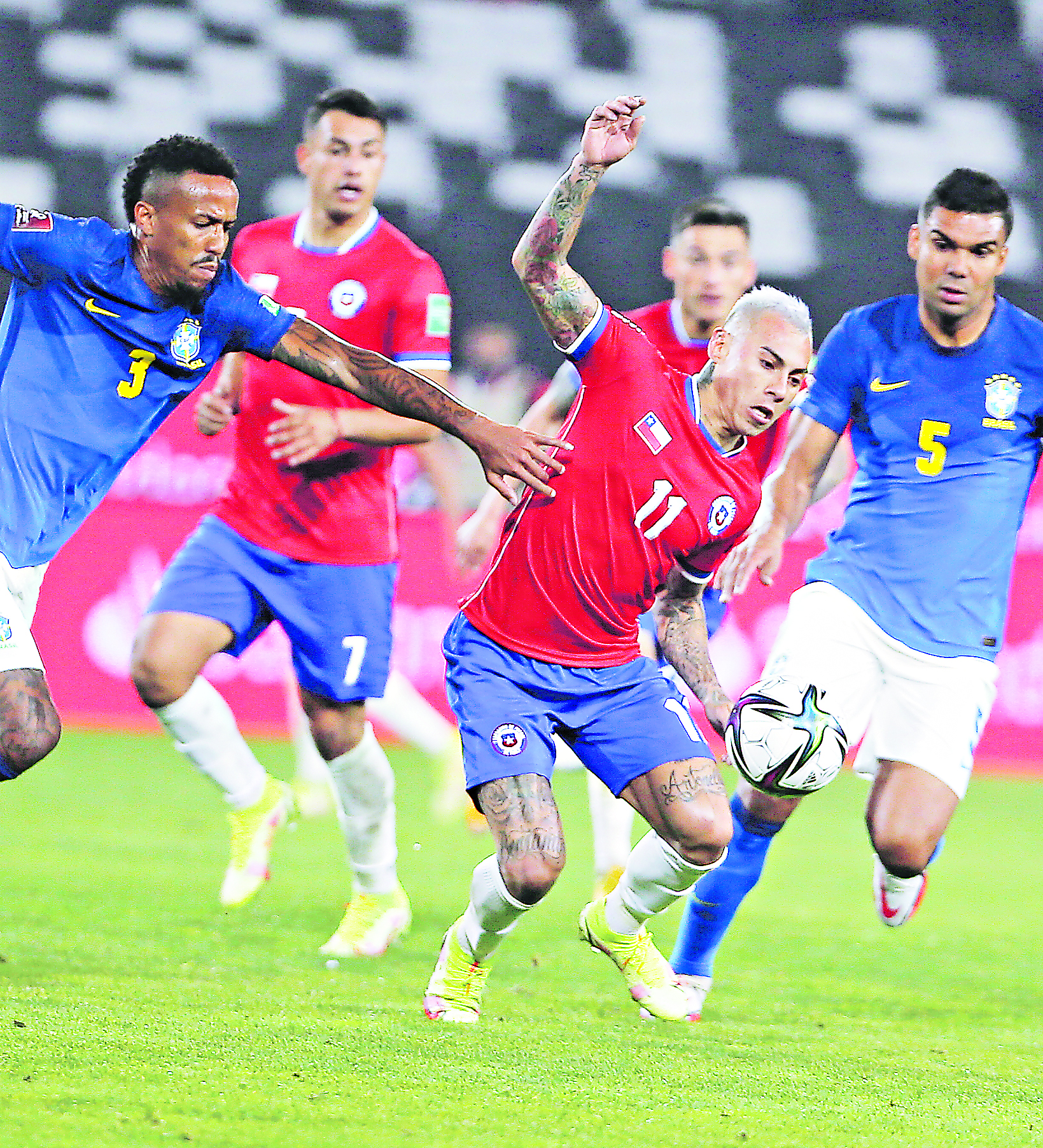 Eduardo Vargas, en el partido entre Chile y Brasil