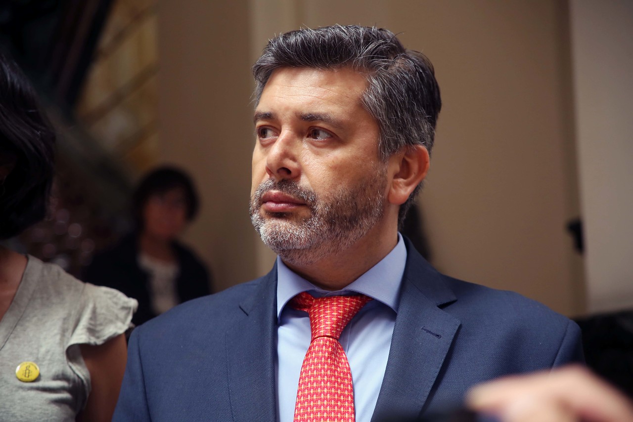 22 de Enero del 2020/SANTIAGO
El juez Daniel Urrutia habla sobre los alcances del caso contra el Estado de Chile tras audiencia protocolar con el Presidente de la Corte Suprema, donde el próximo 30 de enero se llevara a cabo en San Jose de Costarica, la audiencia publica ante la Corte Interamericana de Derechos Humanos.
FOTO: Jose Francisco Zuñiga/AGENCIAUNO