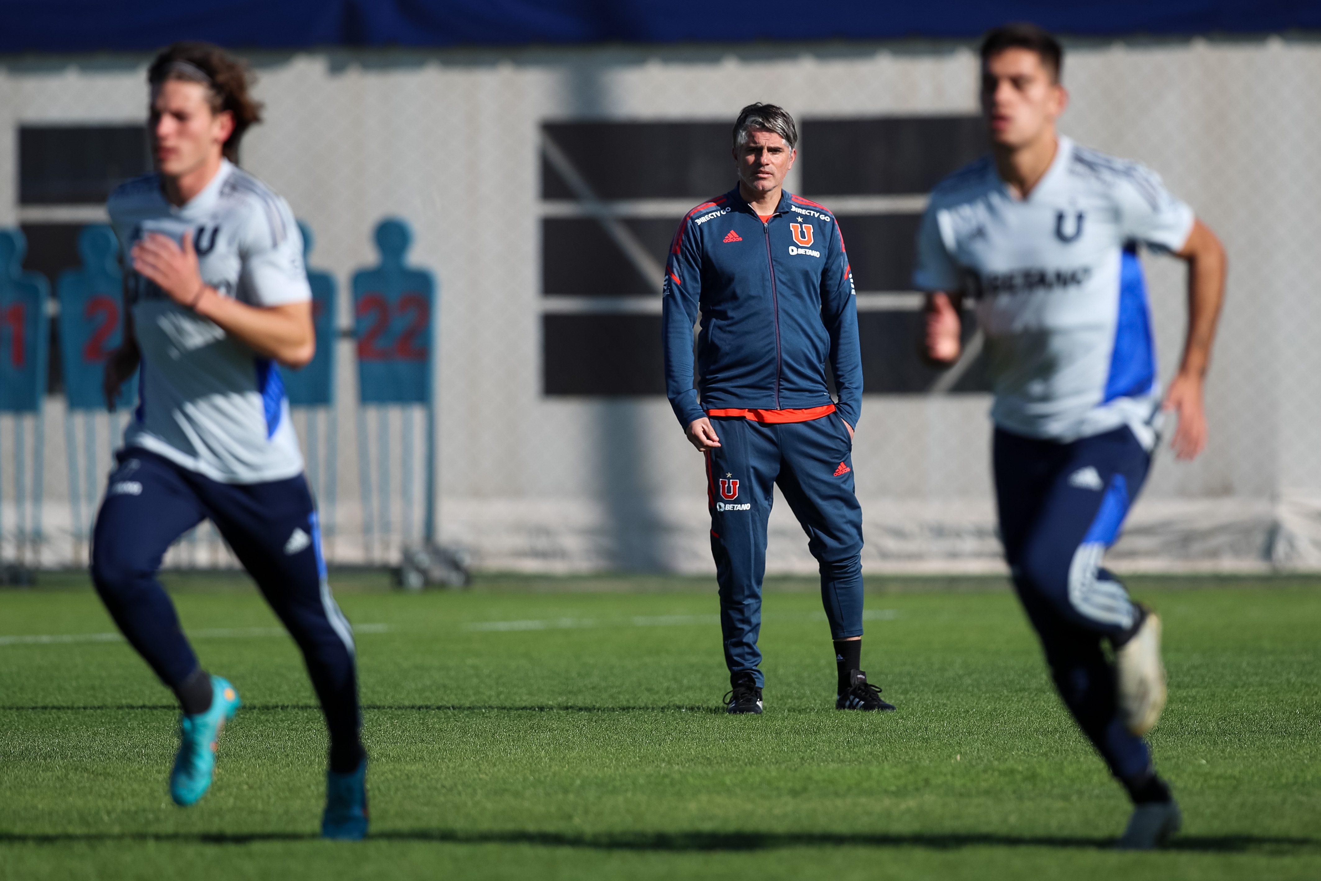 El nuevo entrenado de la U, Diego López, comanda la intertemporada estudiantil. 
Foto: Gentileza Club Universidad de Chile.