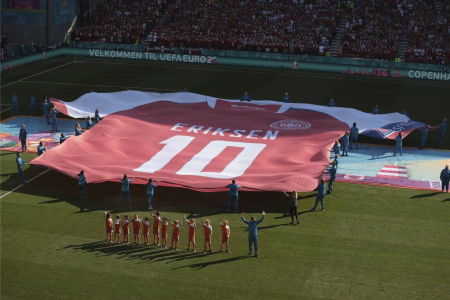 Christian Eriksen fue homenajeado en el duelo entre Dinamarca y Bélgica.