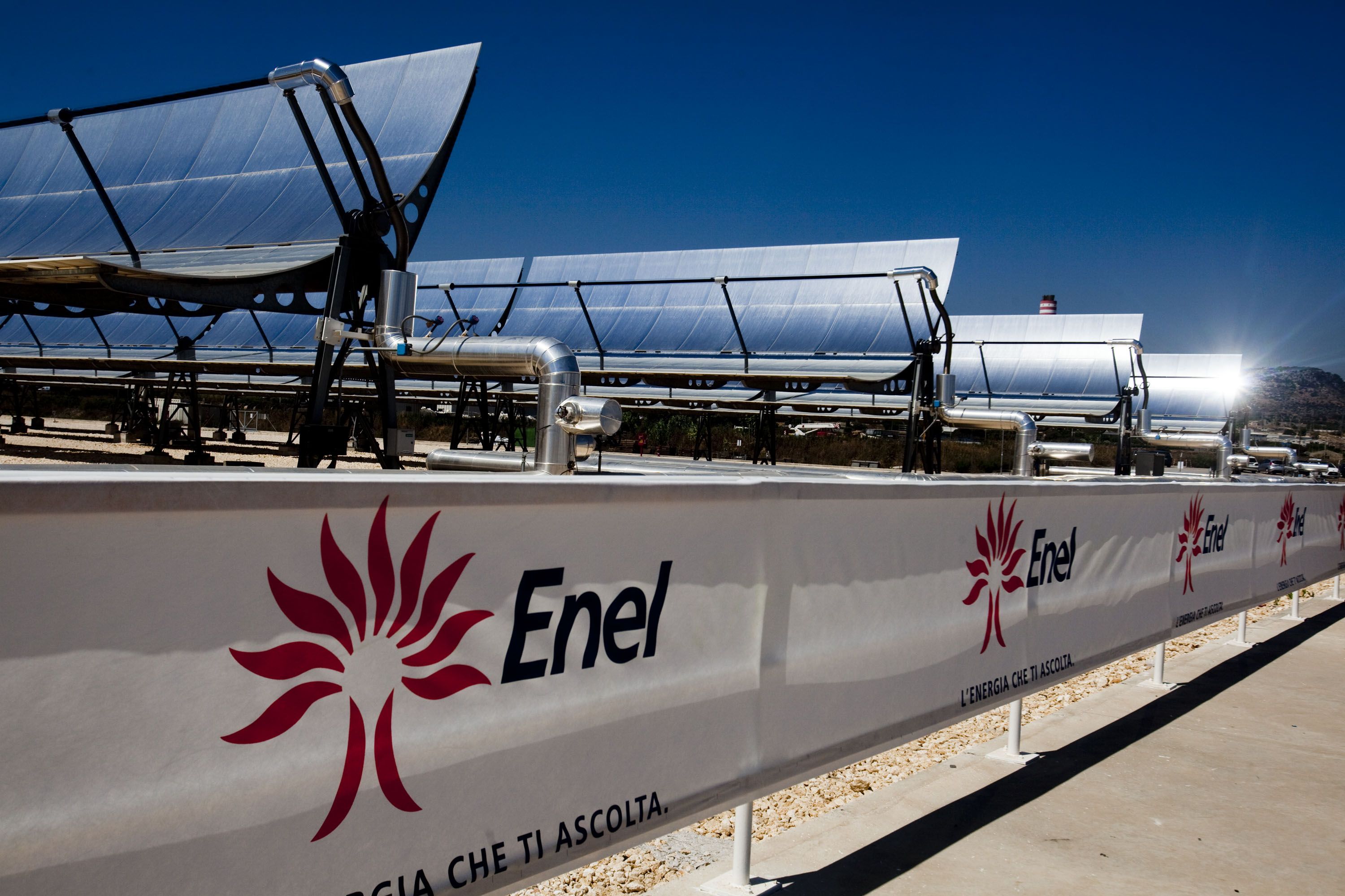 Matriz italiana anuncia OPA por Enel Américas para sumar apoyo de AFP a fusión con Enel Green Power