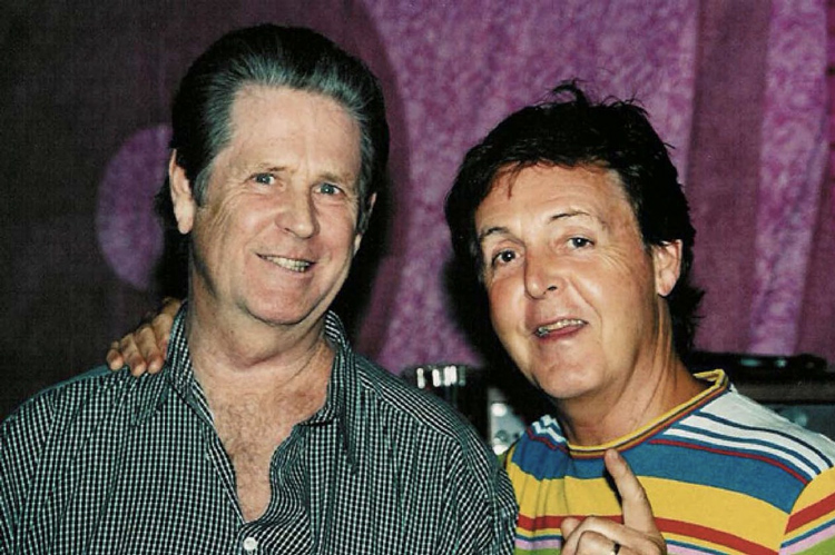 Brian Wilson y The Beatles: una relación de amor y competencia - La Tercera
