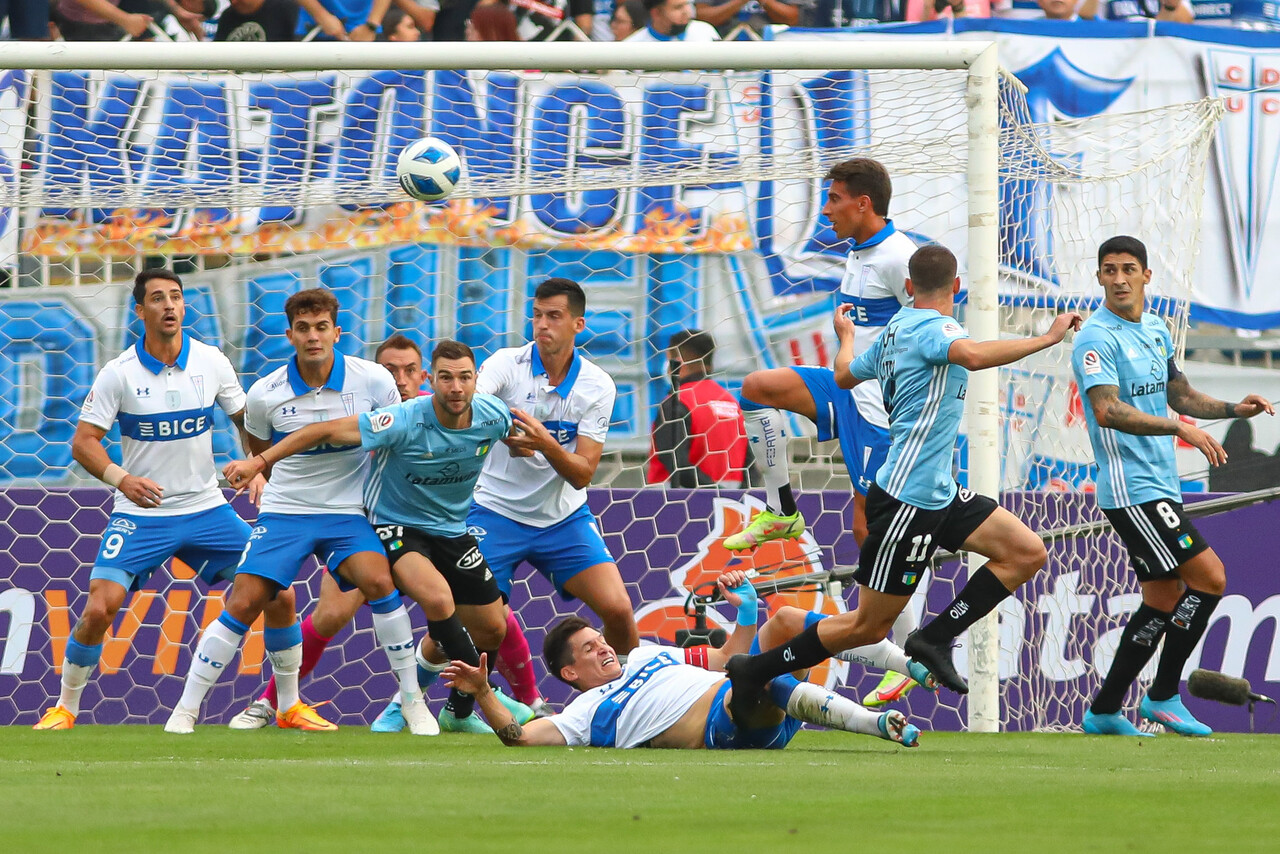 Facundo Castro anota el 1-0 de O'Higgins sobre la UC. FOTO: AGENCIAUNO