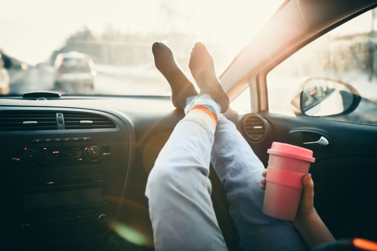 feet-on-dashboard-web