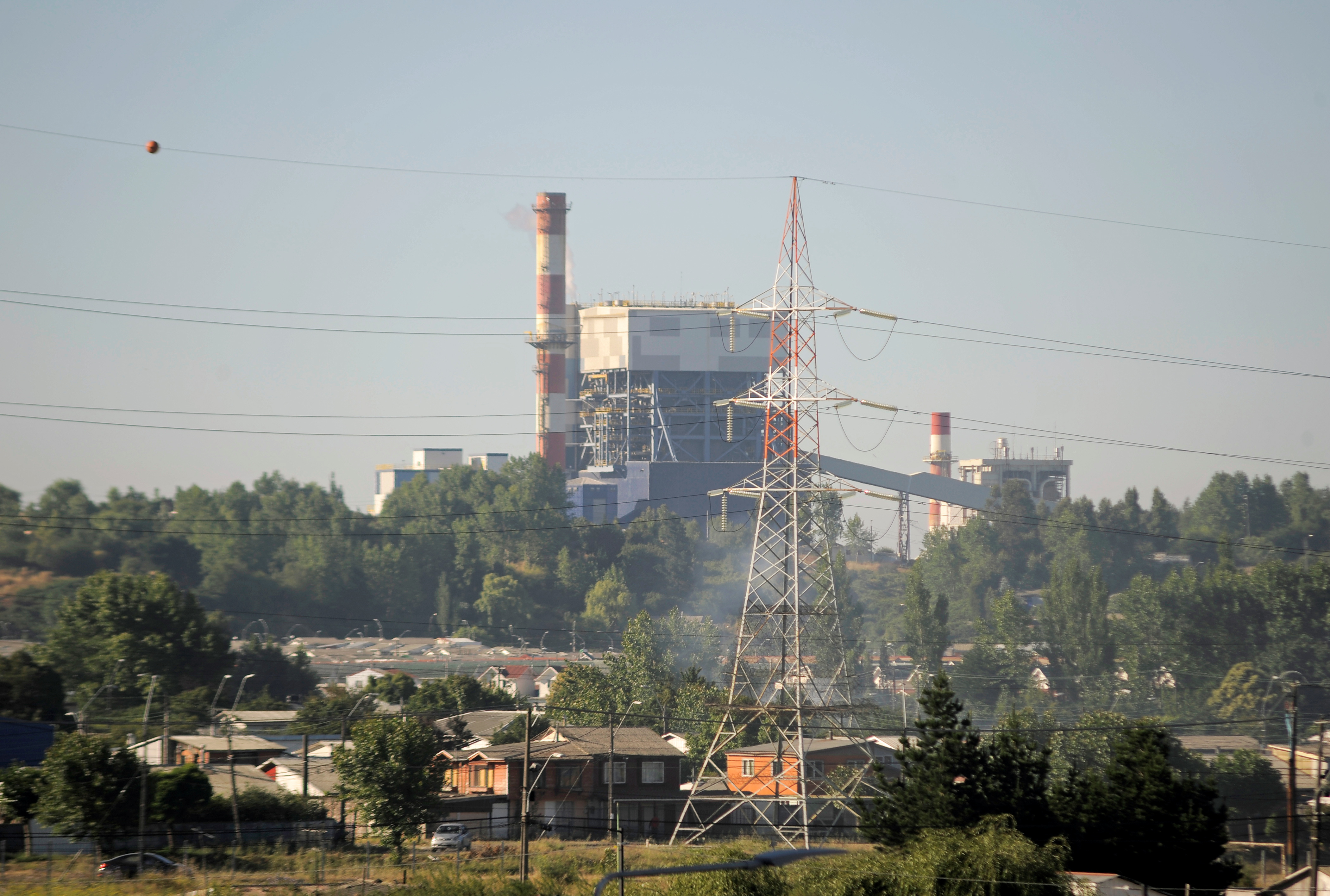 Enel detiene operaciones de central termoeléctrica Bocamina 2 debido a huelga de sus trabajadores