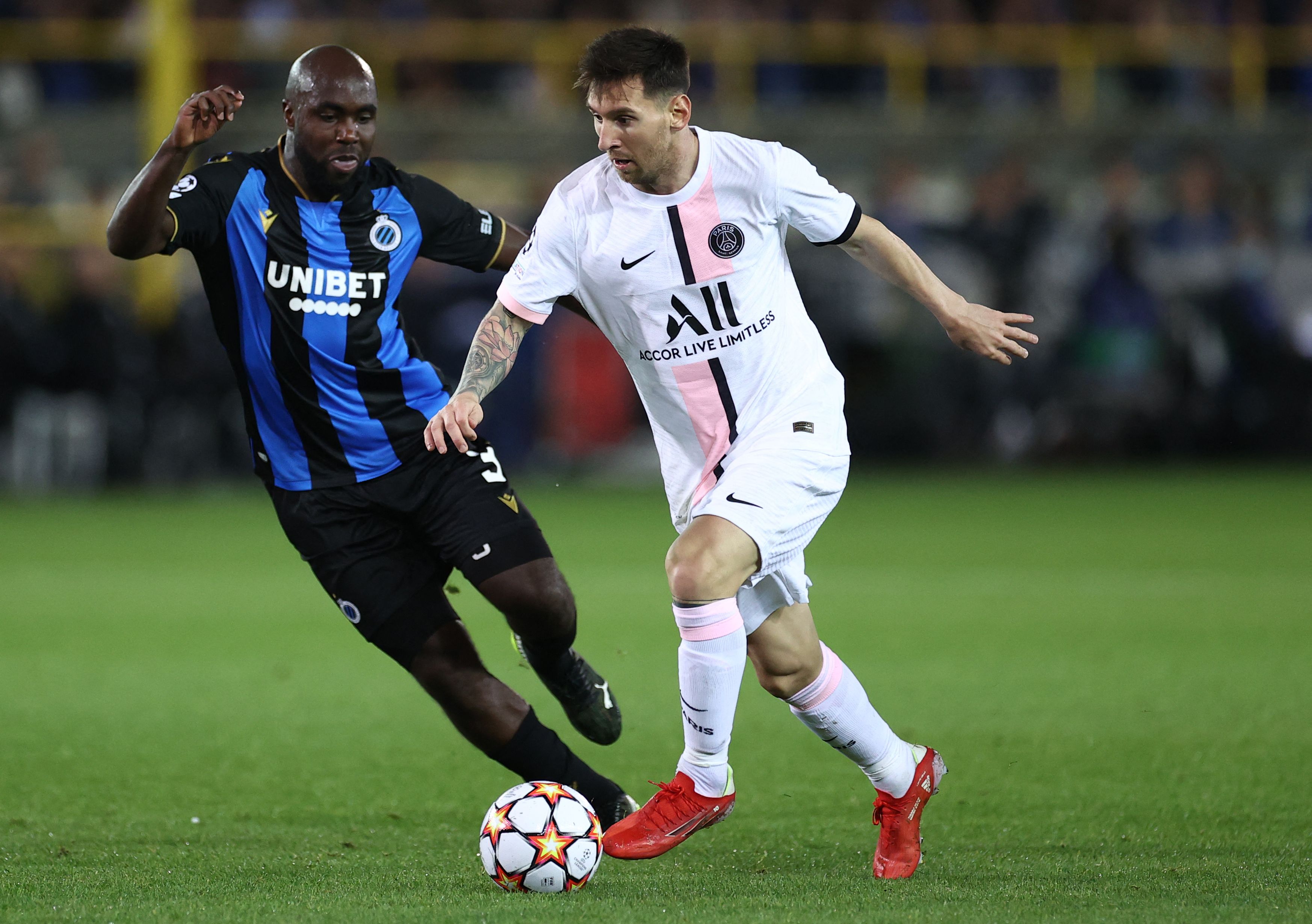 Lionel Messi tuvo un opaco debut con el PSG en la Champions.