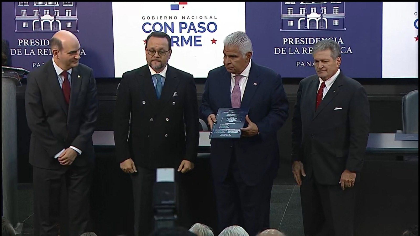 Ministros recomiendan plan de cierre ordenado para la mina de cobre con supervisión ambiental internacional