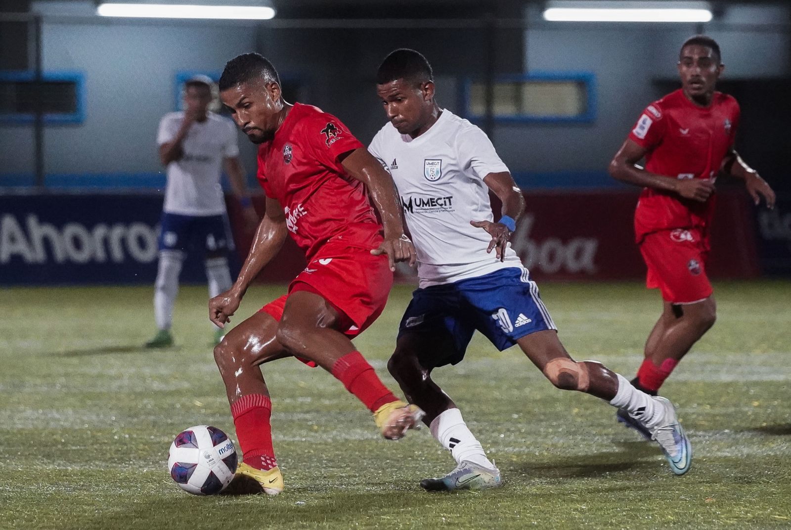 En el regreso de la LFP panameña el Club Atlético Independiente goleó a un  pobre UMECIT que no puso resistencia