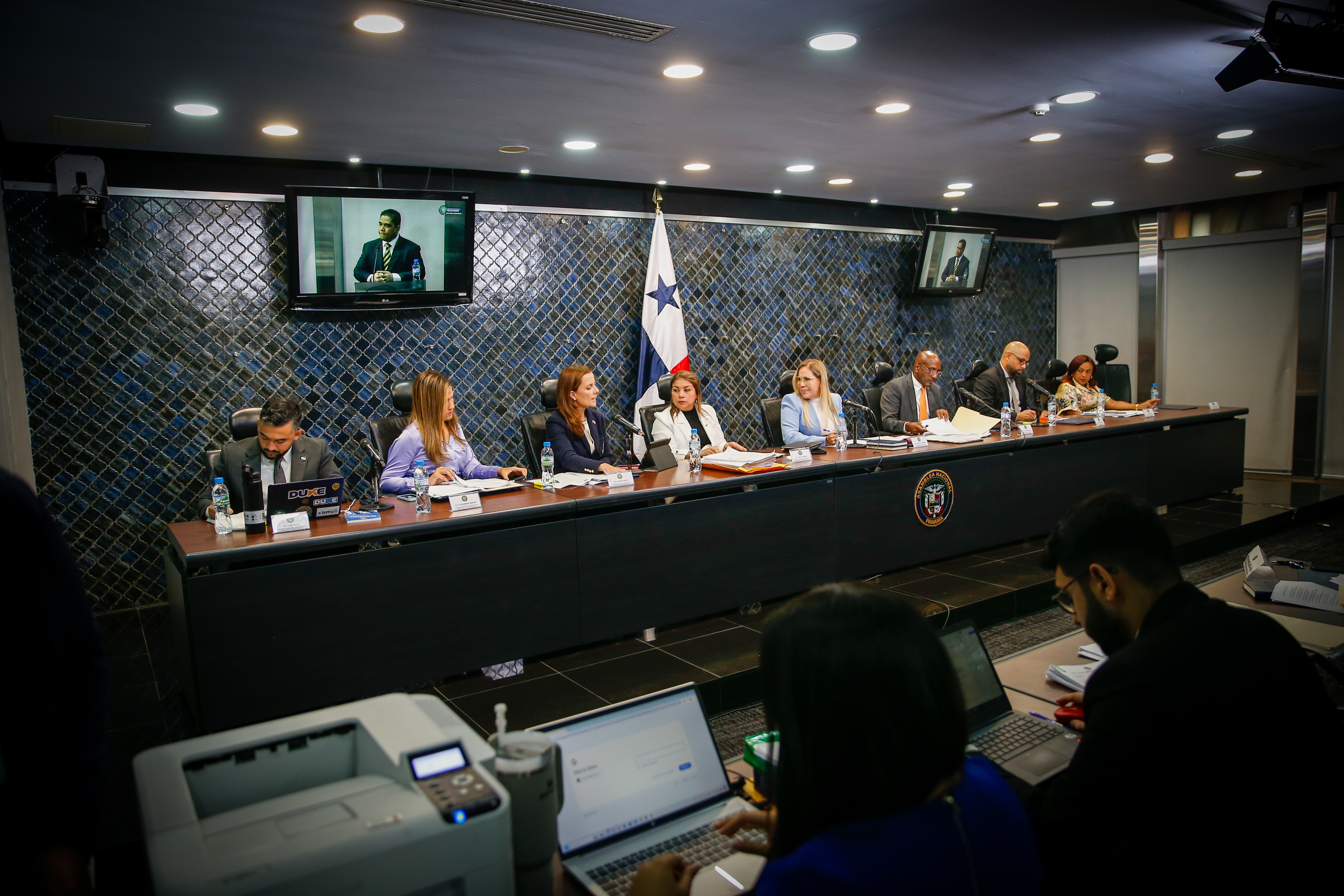 Roxana Méndez, nueva directora de la AND, bloquea la cuenta de la