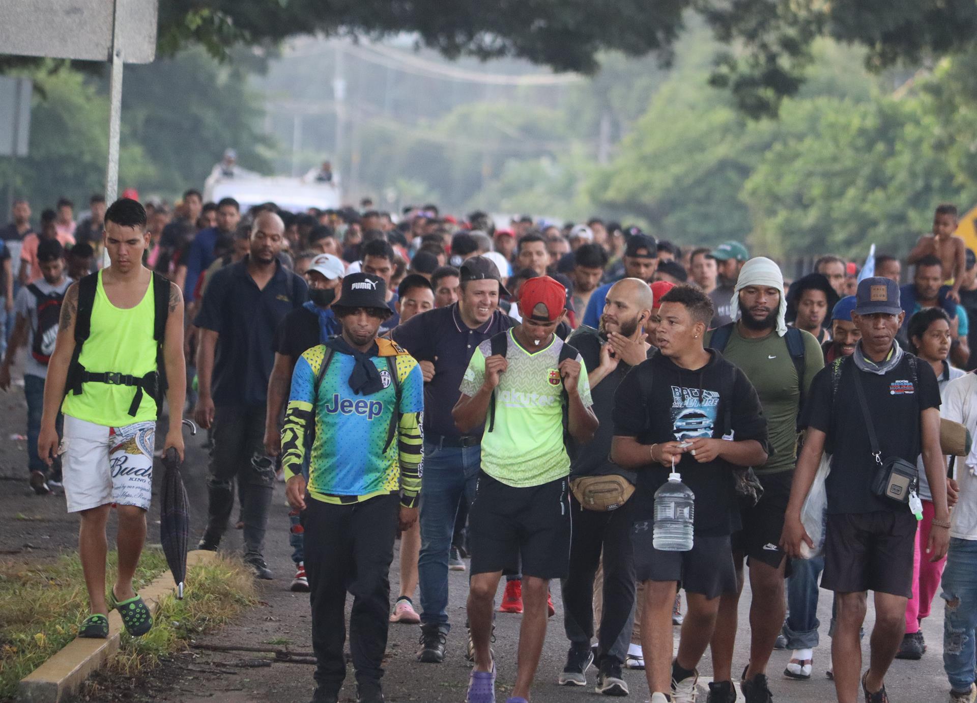 Tres caravanas de migrantes avanzan por el sur de M xico rumbo a