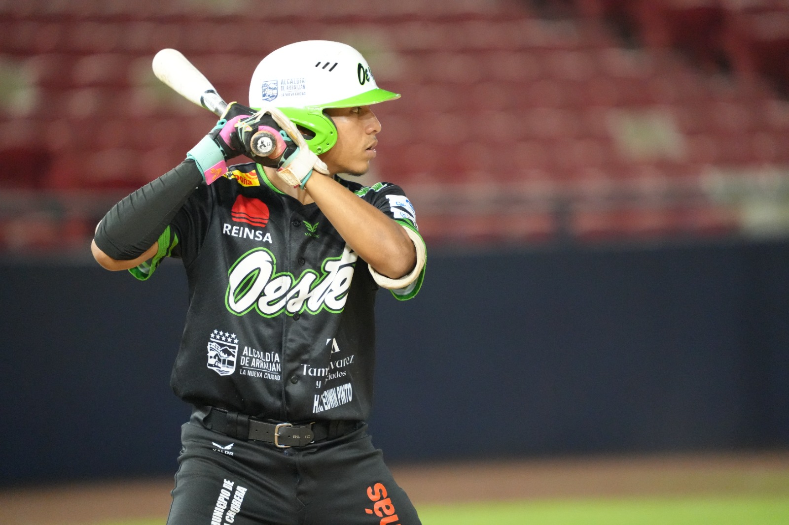 Panamá Oeste queda a un triunfo del título juvenil tras vencer a Chiriquí en 11 entradas