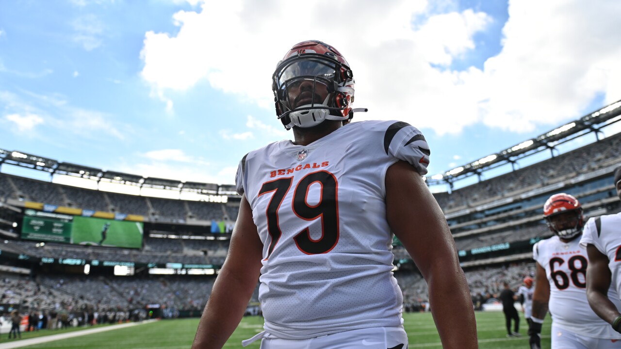 Cincinnati Bengals guard Jackson Carman (79) looks to make a block