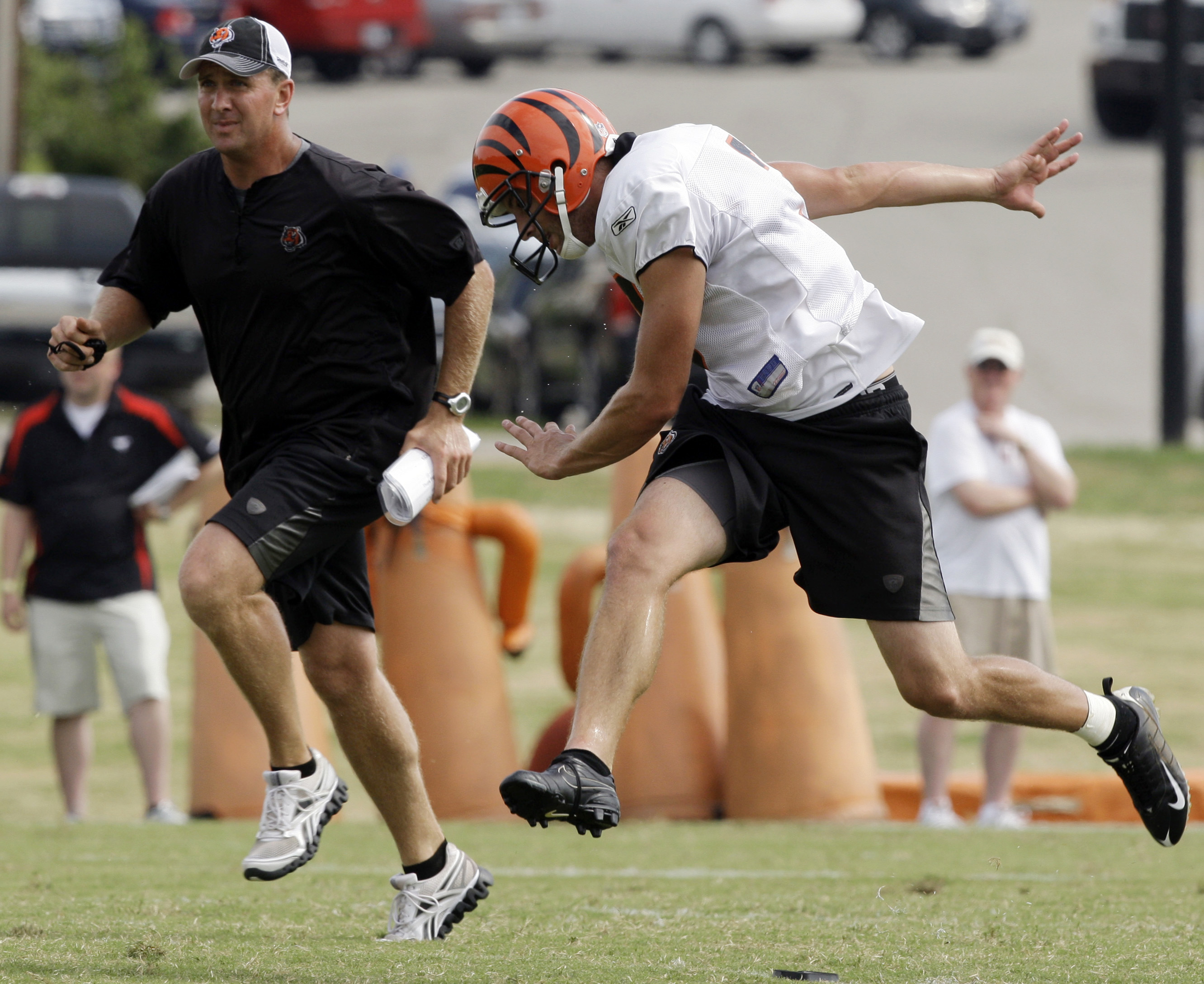 Say what? Bengals' Marvin Lewis, coach of NFL's dirtiest team, says end  zone dancing sets bad example for kids – New York Daily News