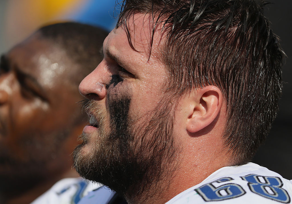 Detroit Lions' Taylor Decker hurts shoulder, undergoes surgery