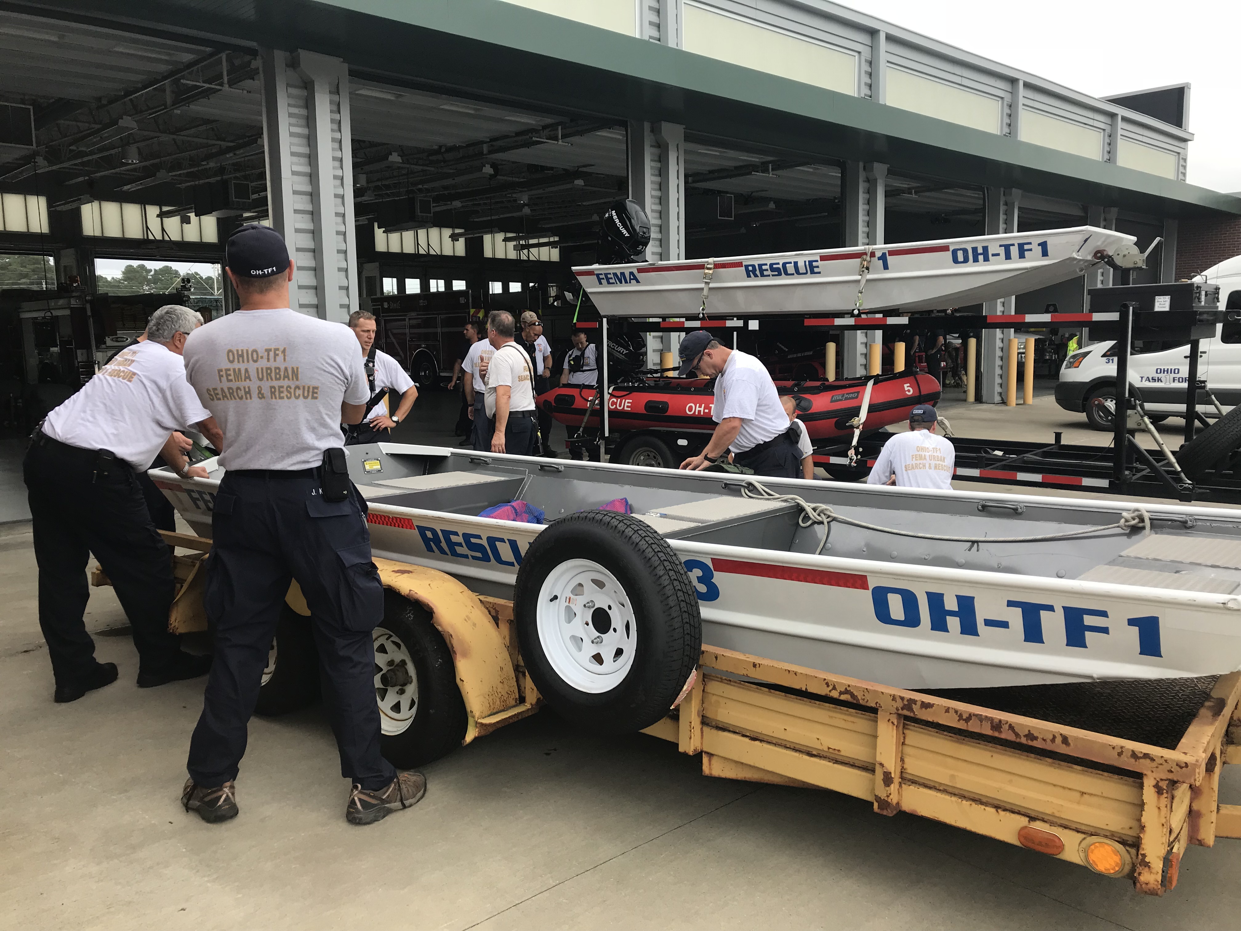 OH-TF1 Team Alpha sets up operations with the Kinston Fire Department at the request of the North Carolina Emergency Management Agency, who is overseeing the deployment and placement of search and rescue assets throughout the state. The team is also doing orientation training with the department so that both groups are familiar with each other's equipment.