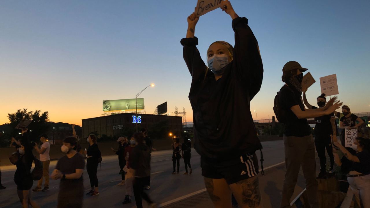 George Floyd Protesters In Cincinnati Clog Traffic On I 75