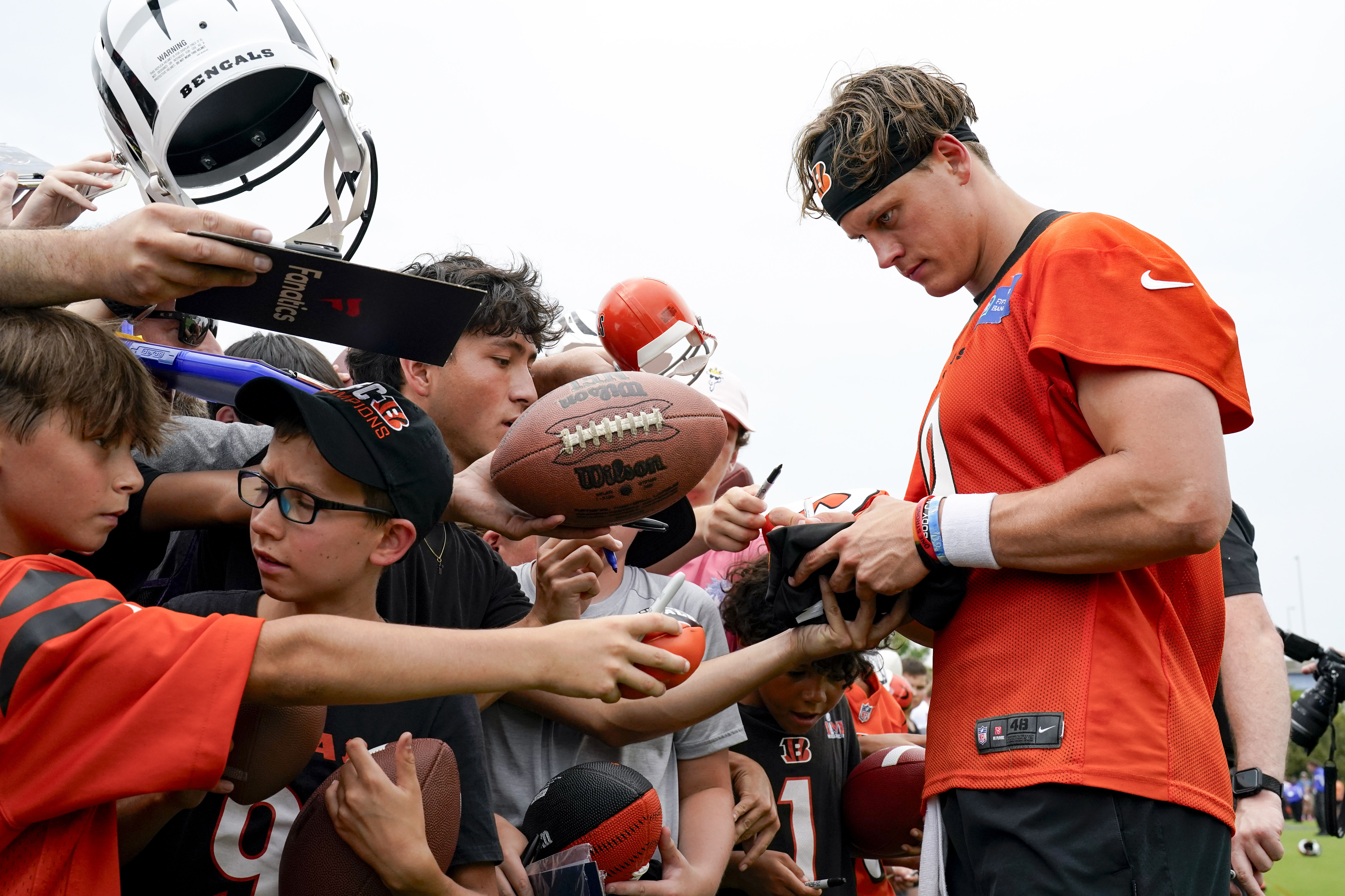 Bengals quarterback Joe Burrow back at practice for the first time since  July 27