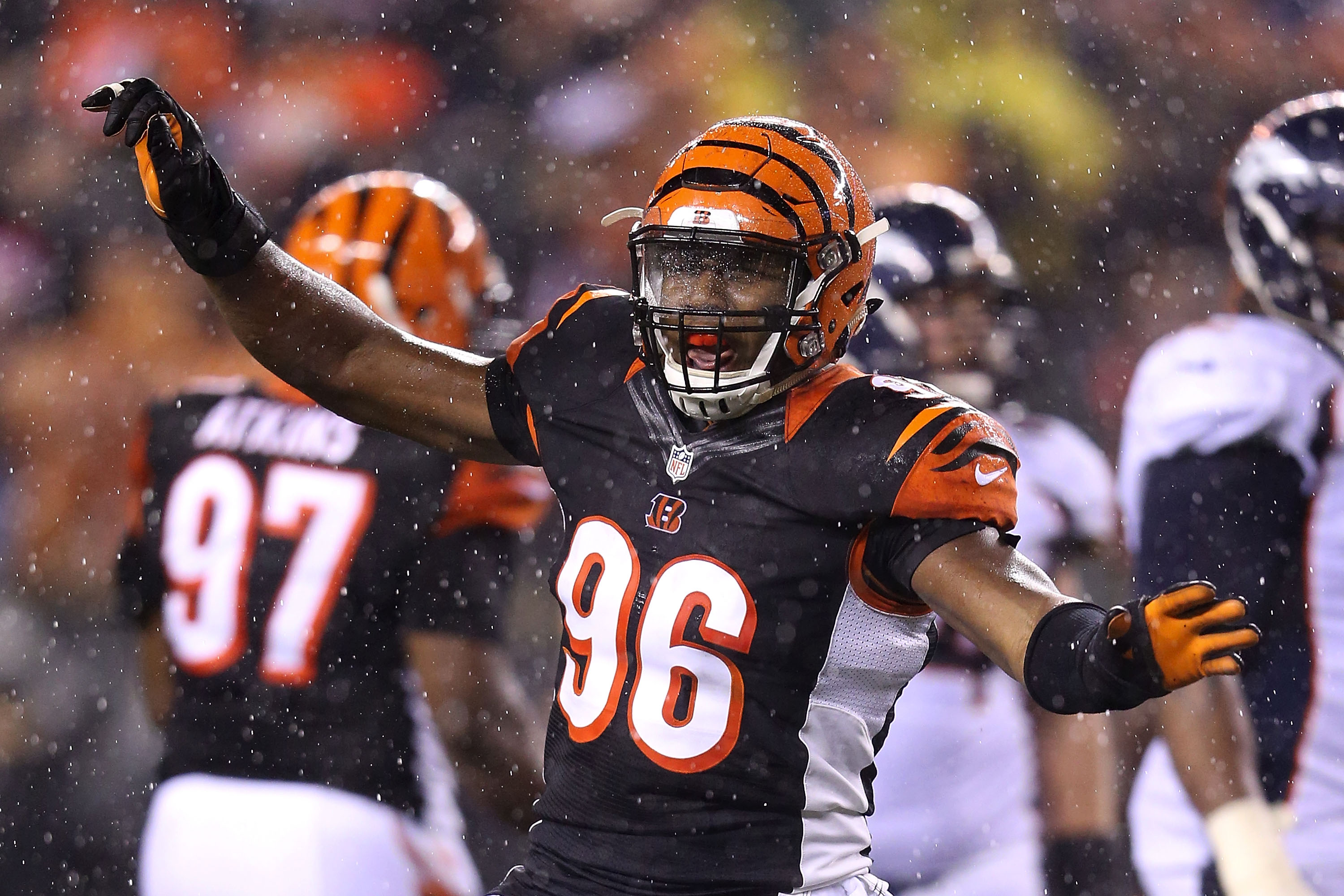 Carlos Dunlap joins the 100 career sack club