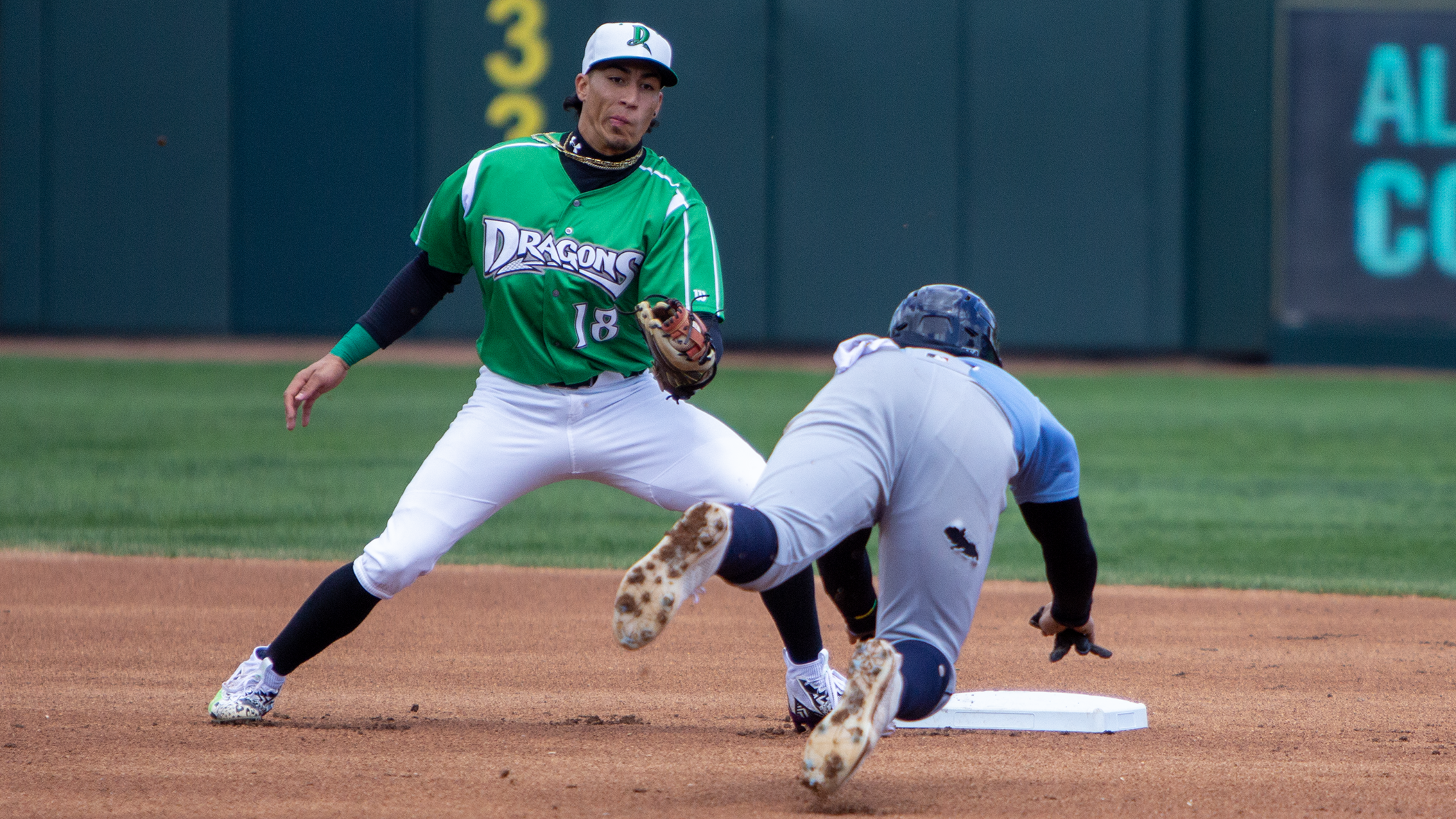 First baseman LaHair hopes to grow on M's