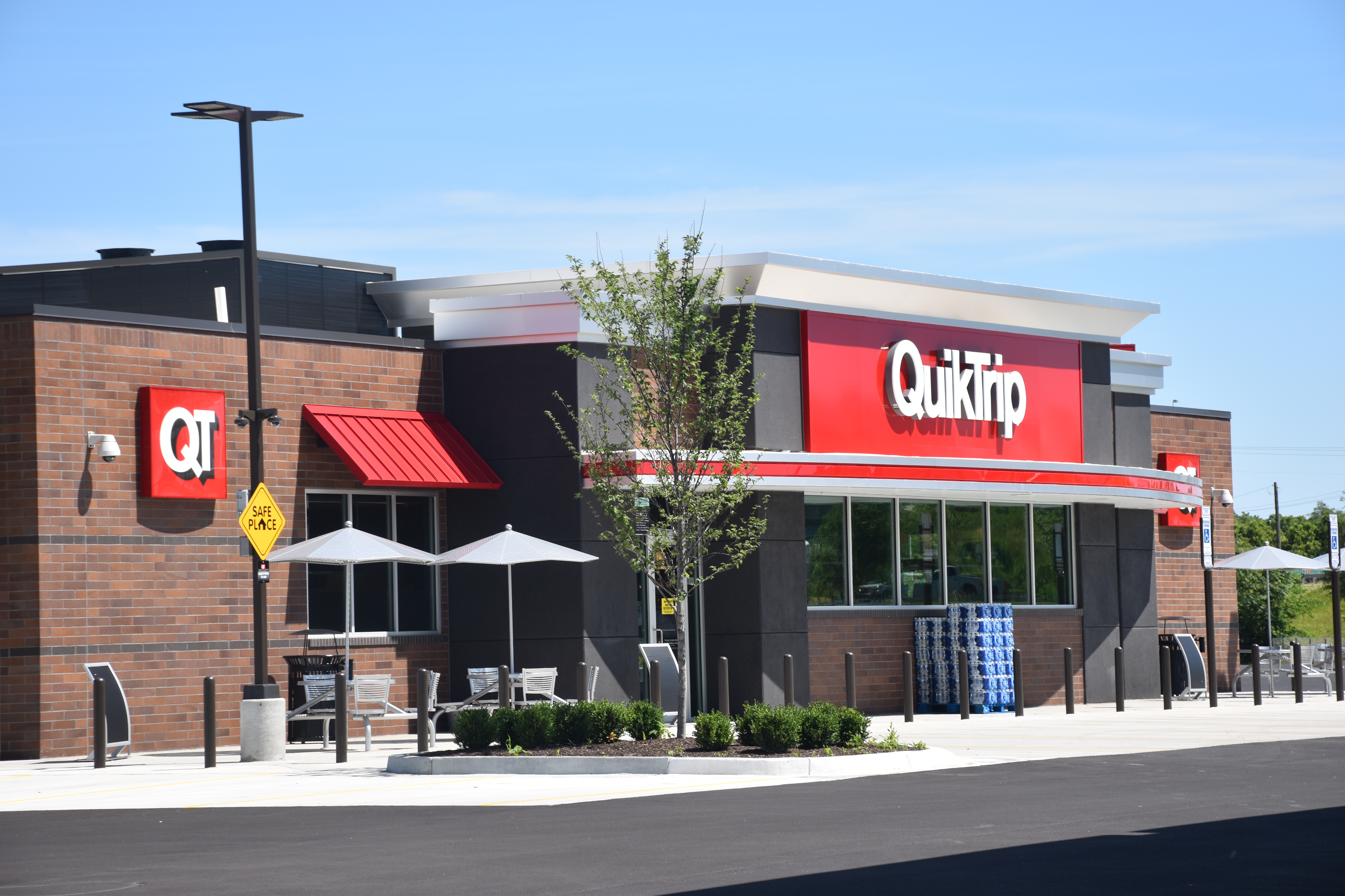 店舗用品 Quick Road QuikTrip in Dayton will be first store in Ohio. Store is on Edwin