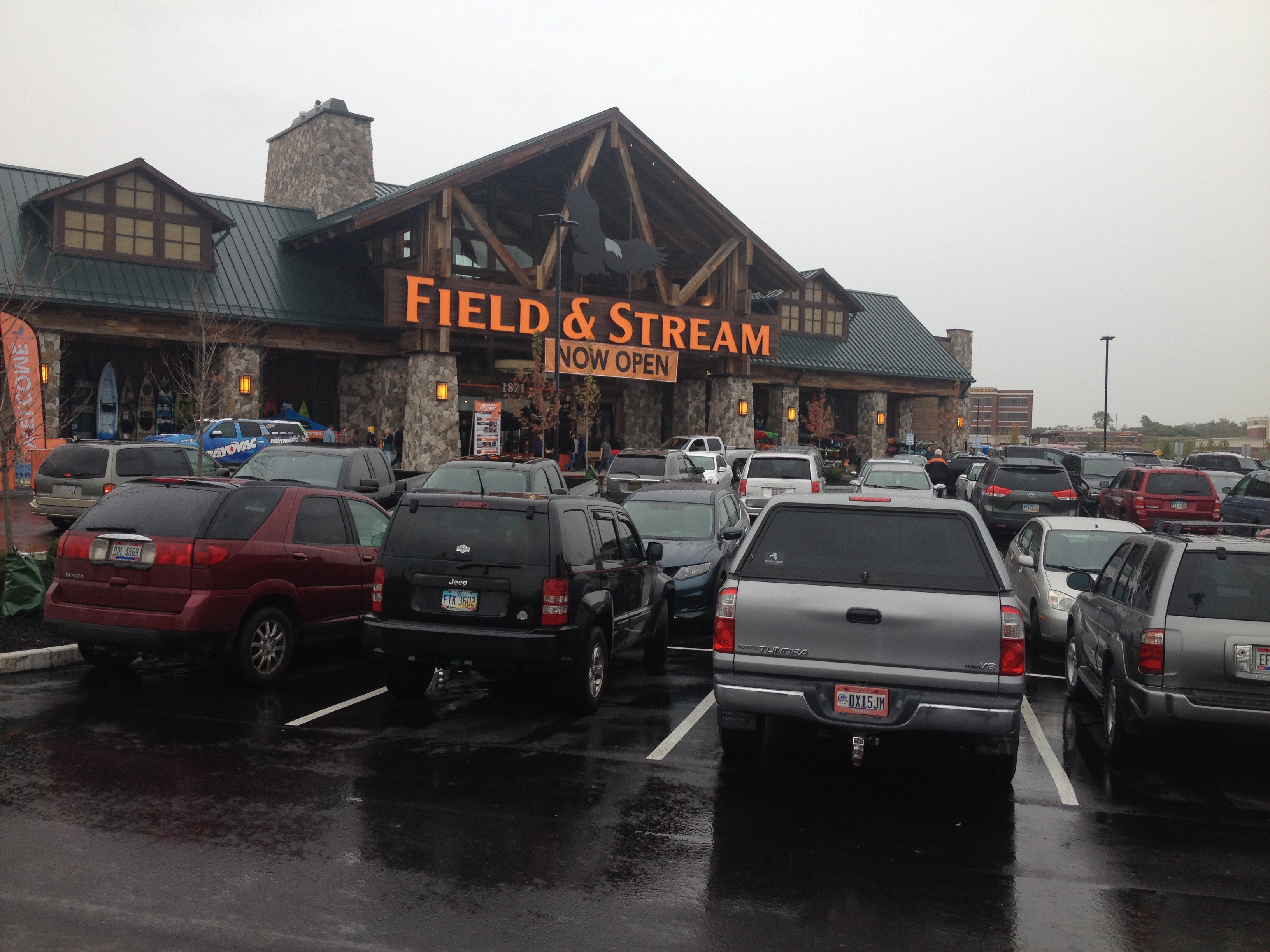 Here's what opened at the former Field & Stream store at the