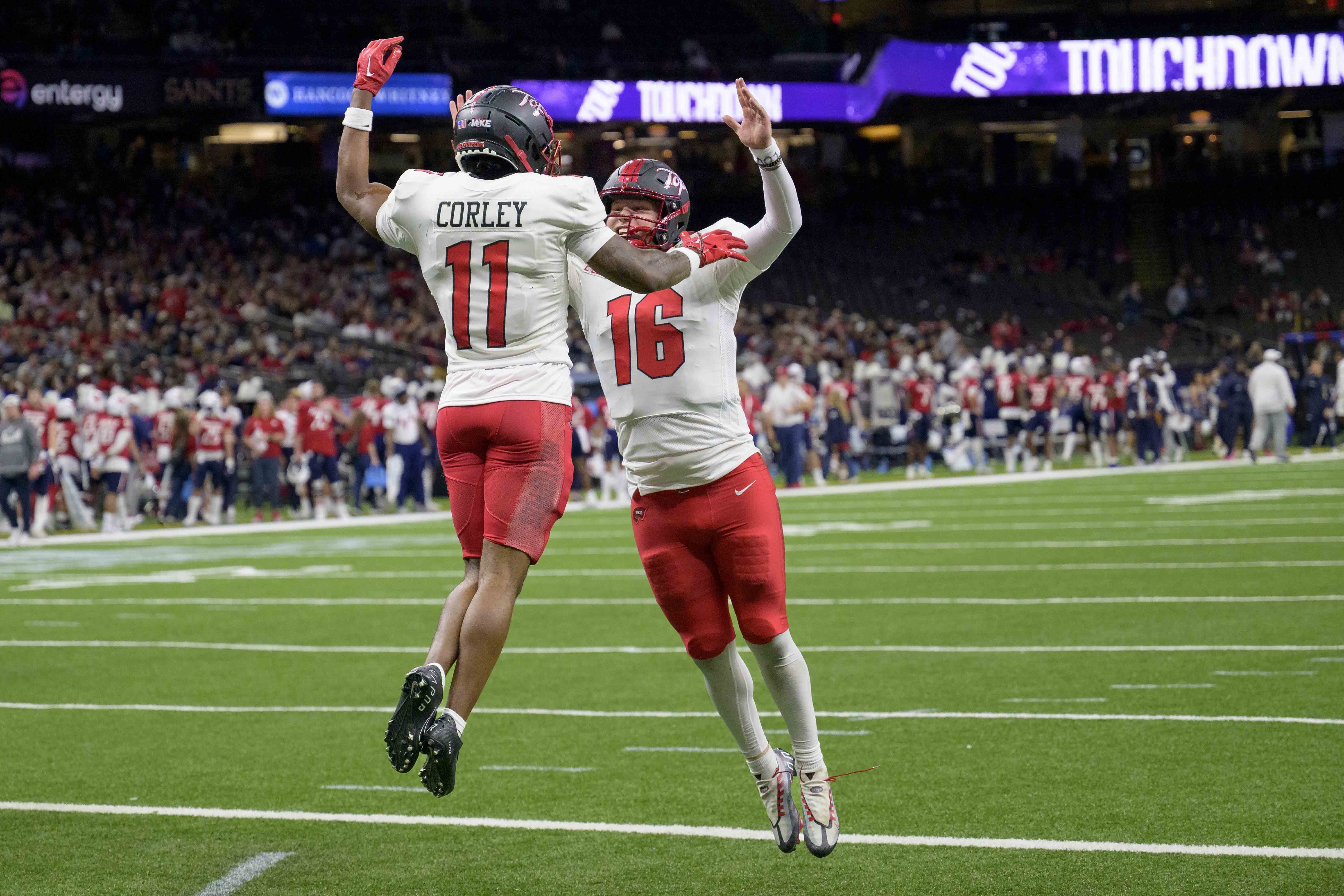 Phil Steele Names Eight Hilltoppers to Preseason All-CUSA Teams - Western  Kentucky University Athletics