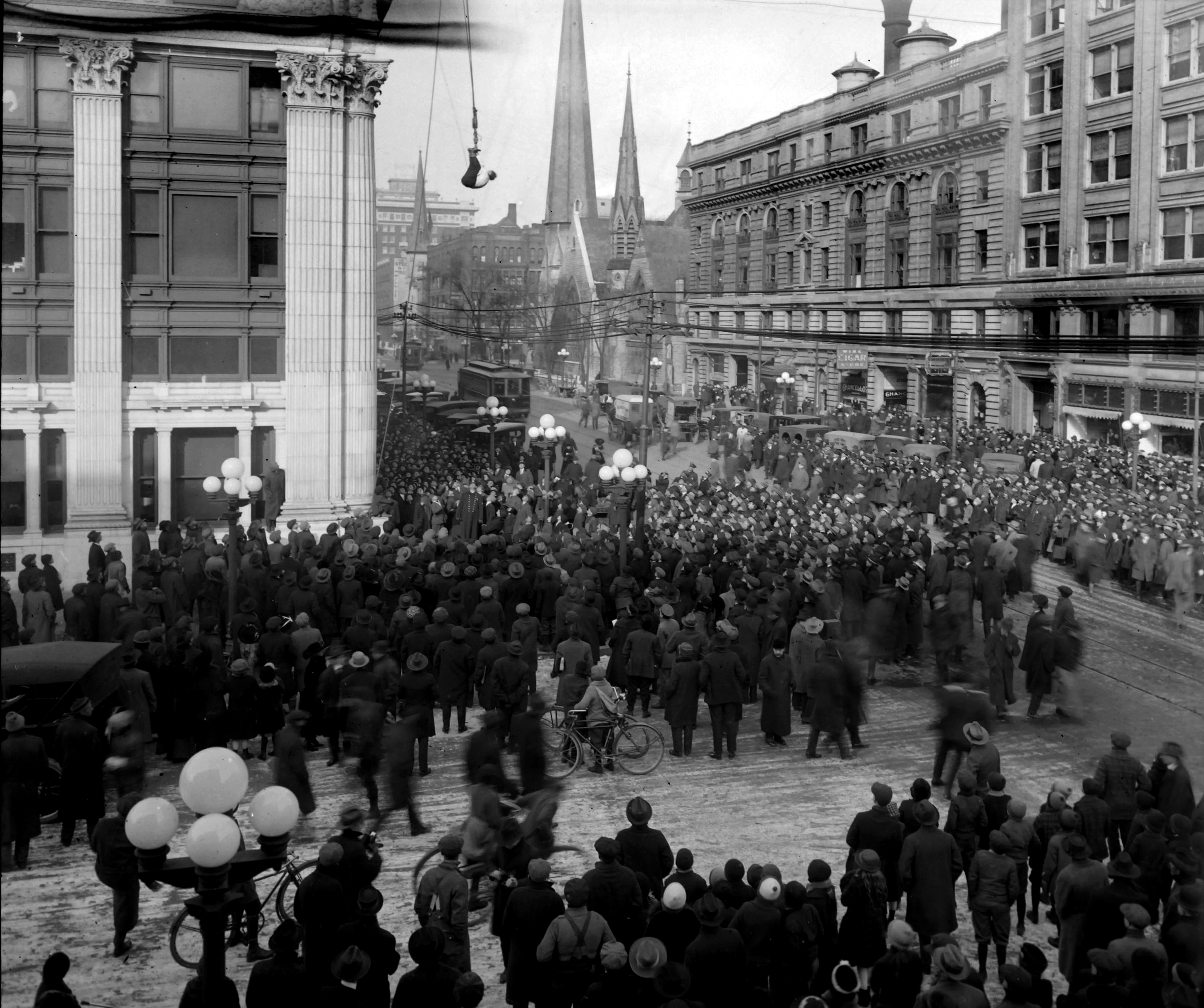In 1916 magician Harry Houdini escaped from a police straight jacket while suspended from the Dayton Daily News building head down. The newspaper reported it took him just three minutes to free himself. DAYTON HISTORY MAYFIELD COLLECTION