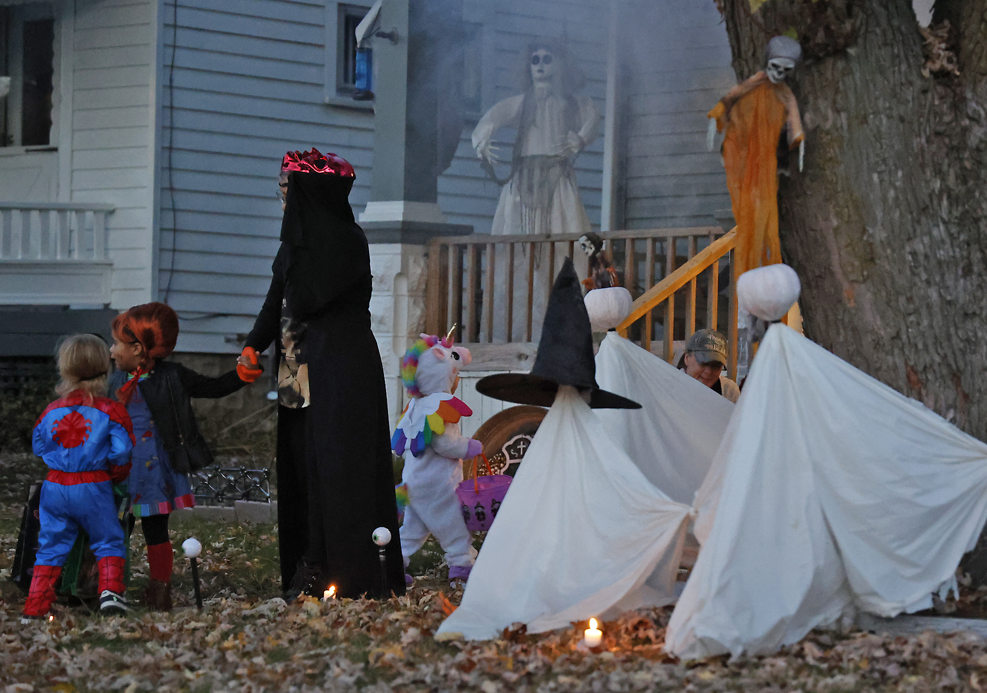 Halloween in Clark County: Trick-or-treat time announced. Beggar's