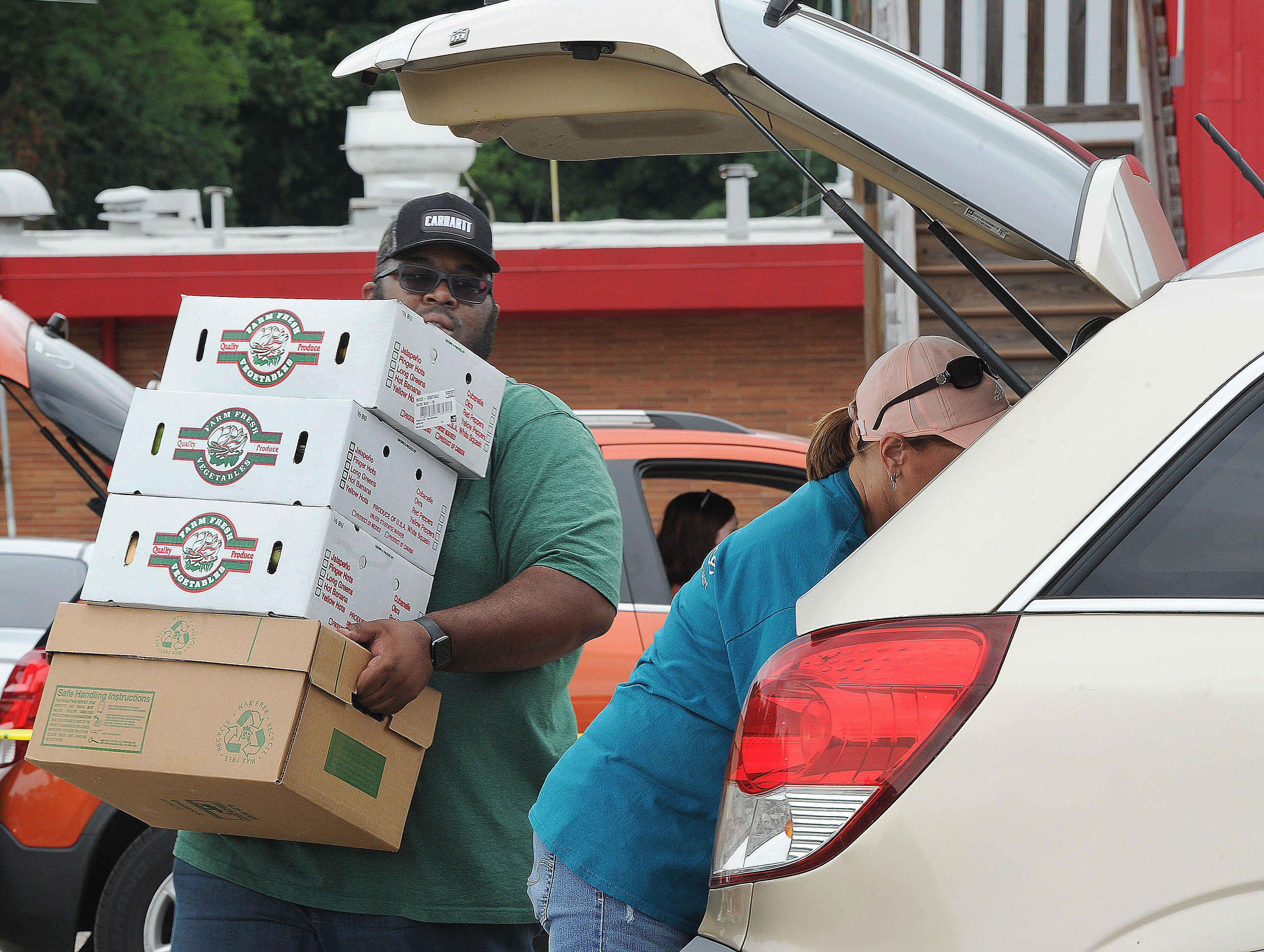 Raiders to host free Thanksgiving meal box giveaway Tuesday at