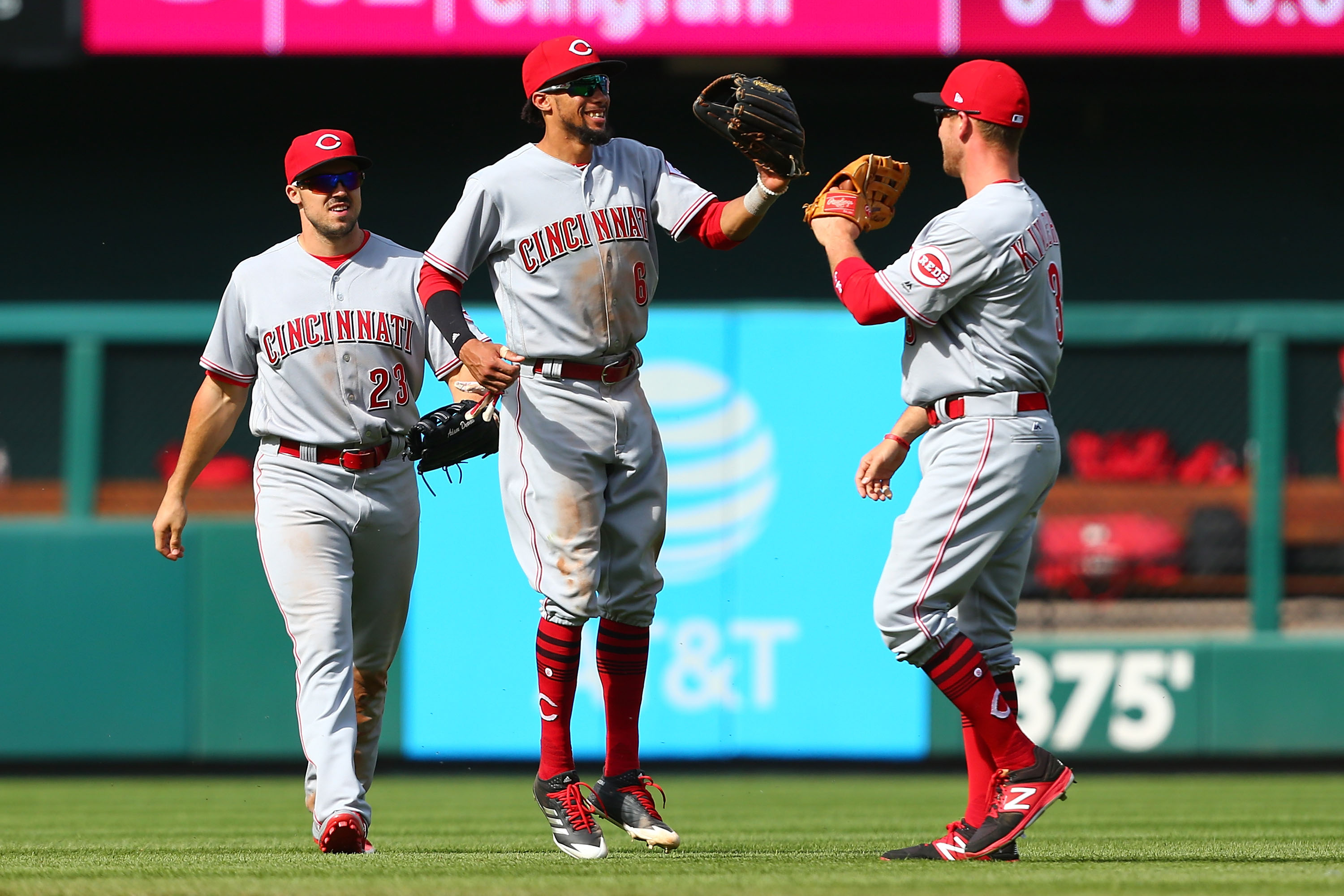 Scott Feldman, Adam Duvall power Reds to series win in St. Louis