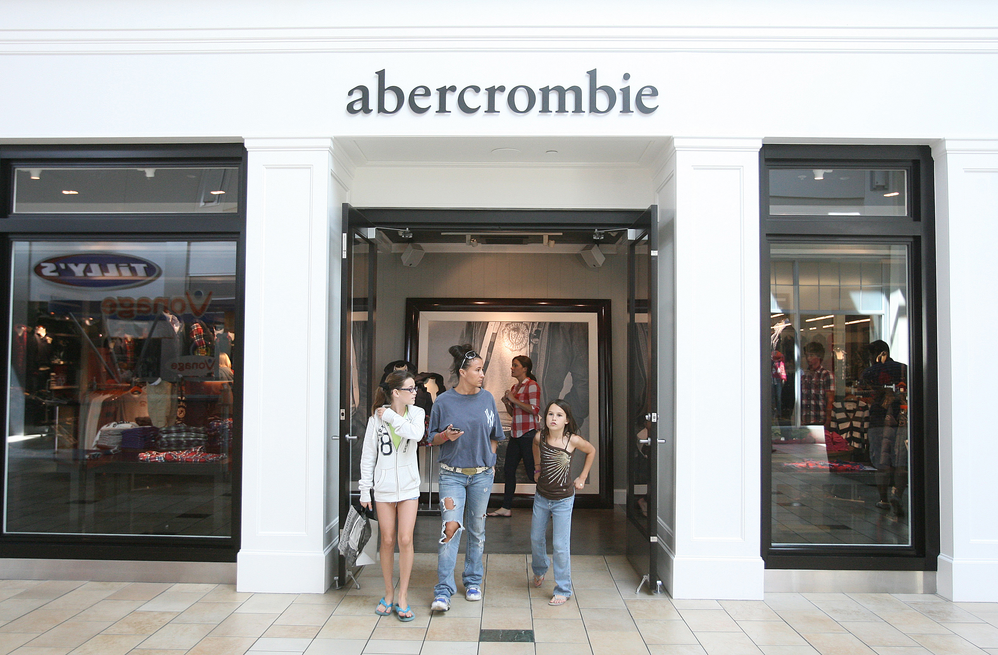 Official Abercrombie And Fitch Apparel Clothing Merch Cincinnati