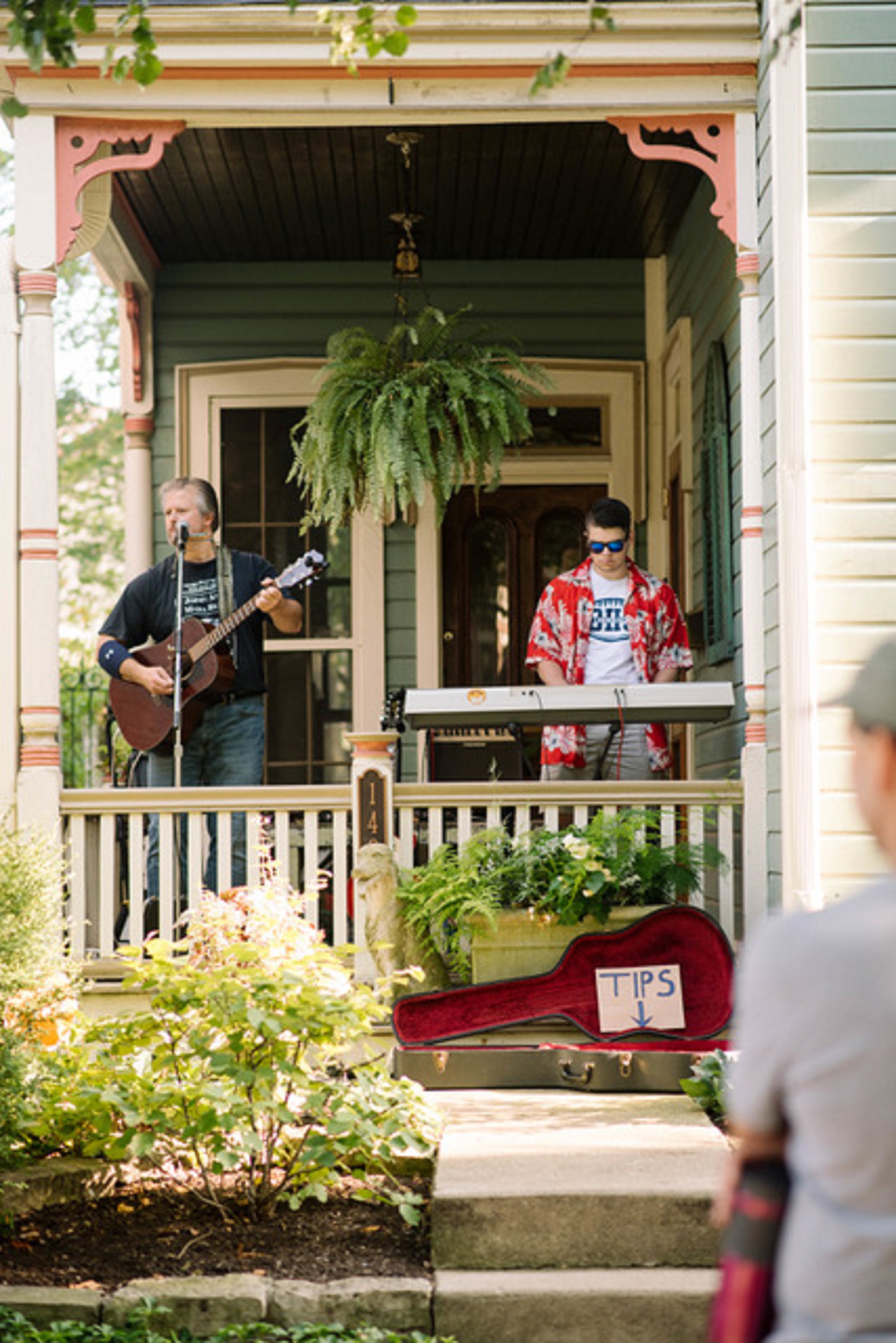 Το Collaboratory παρουσιάζει το Dayton Porchfest, το δημοφιλές φεστιβάλ που περιλαμβάνει μια ποικιλία από τοπικές μουσικές παραστάσεις σε βεράντες, αίθρια και γρασίδι των συμμετεχόντων σπιτιών σε όλη την ιστορική γειτονιά St. Anne's Hill το Σάββατο, 20 Αυγούστου.