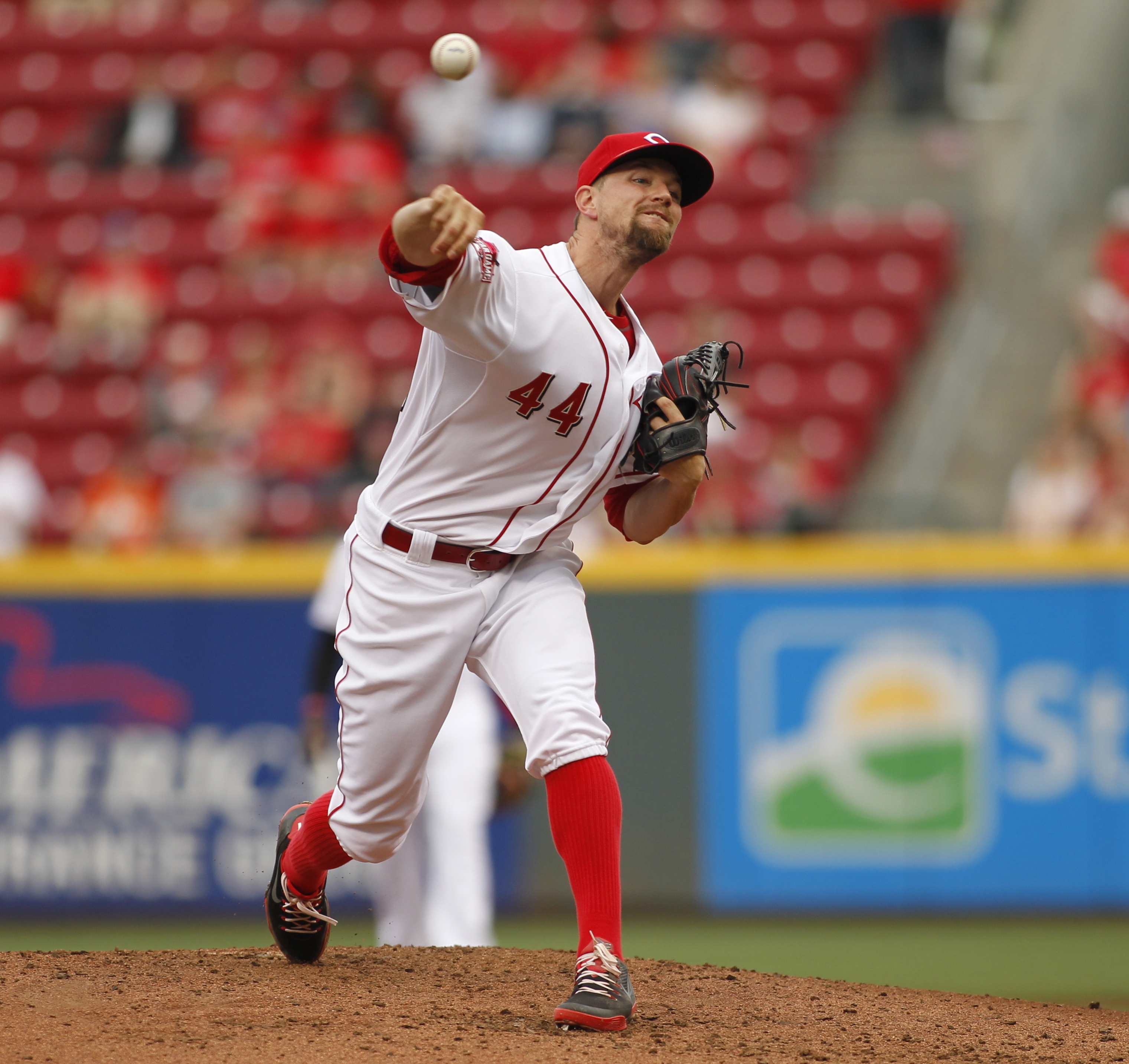 Cincinnati Reds trade Adam Duvall for pitching prospects and outfielder