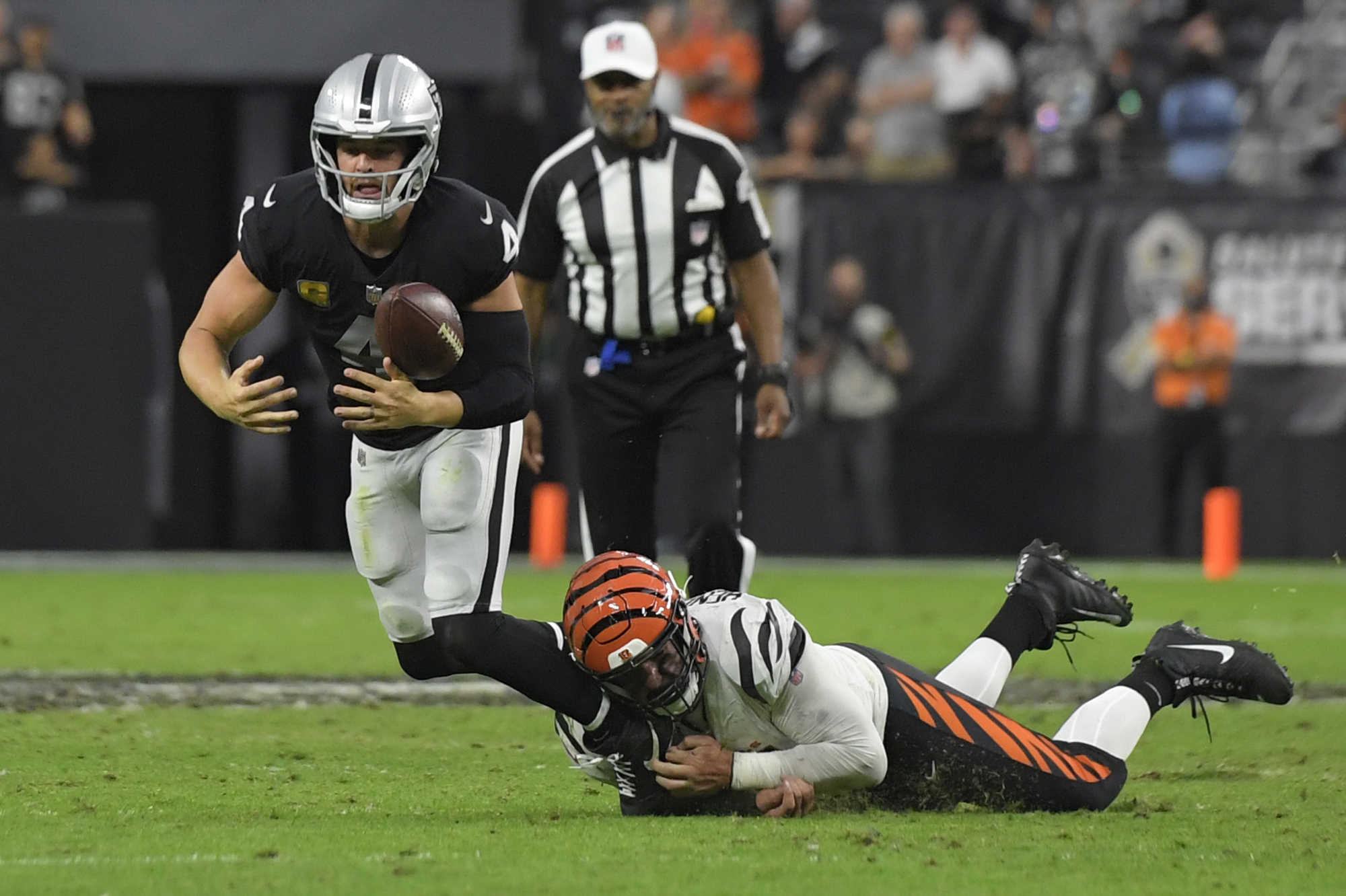 Watch: Cincinnati Bengals Defensive End Trey Hendrickson Catches Punt While  Holding Four Footballs at Pro Bowl Games - Sports Illustrated Cincinnati  Bengals News, Analysis and More