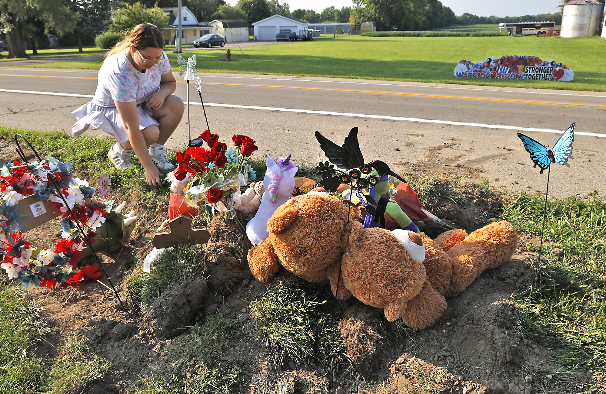 Flowers to East Chicago USA Teddy Love