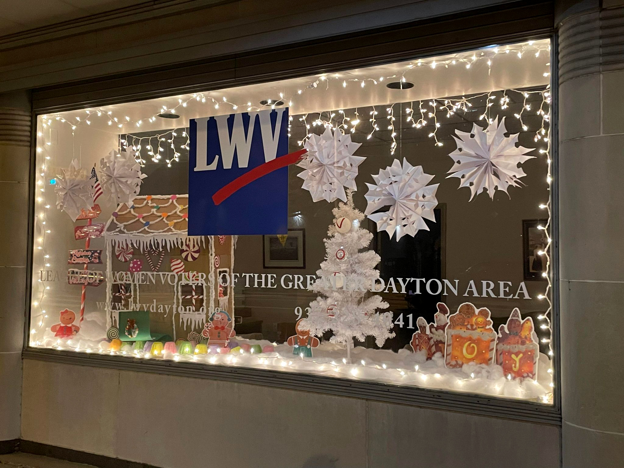 Holiday Window Display Contest - Charleston Area Alliance