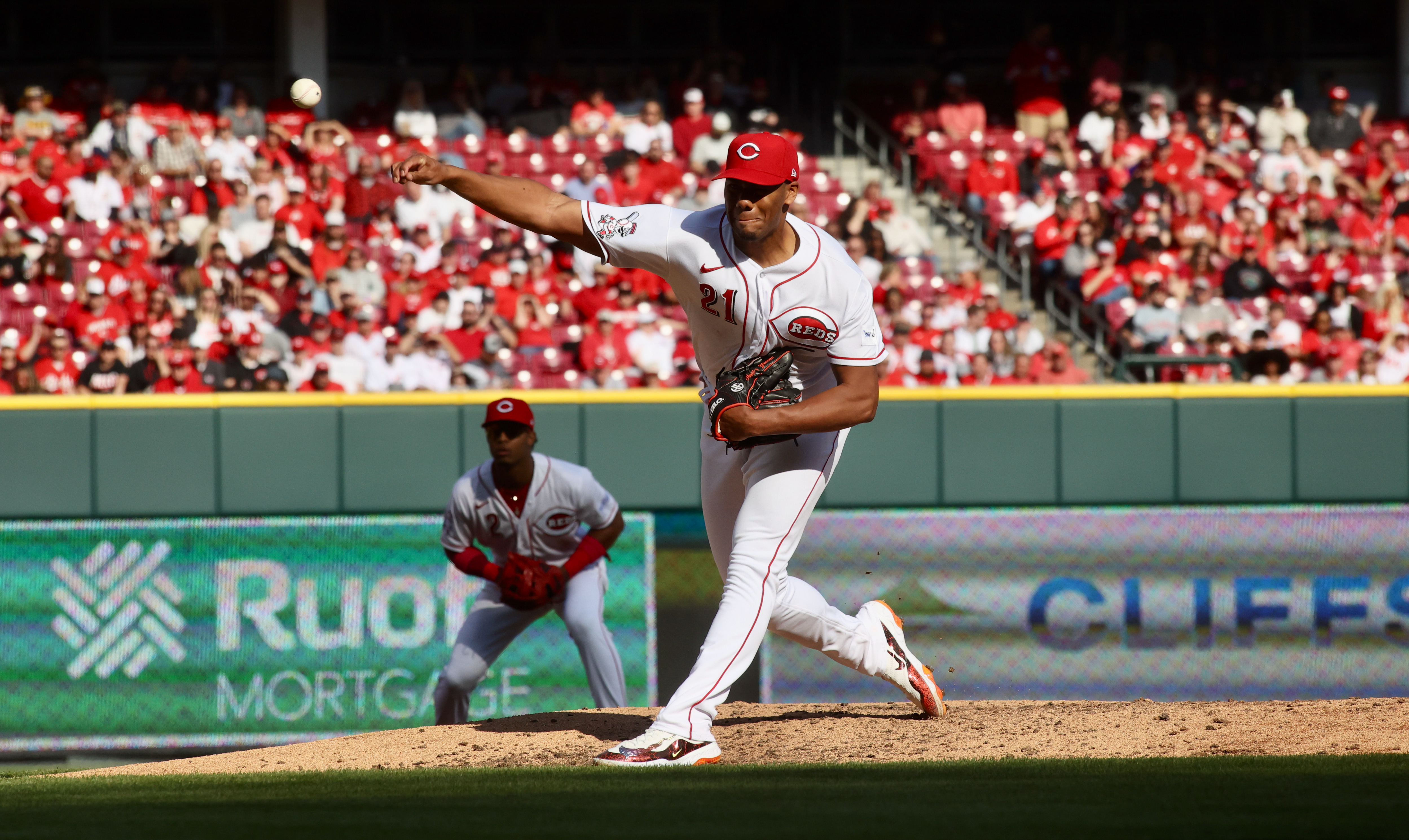 Cincinnati Reds starter Hunter Greene commits only pitch-clock violation on  Opening Day