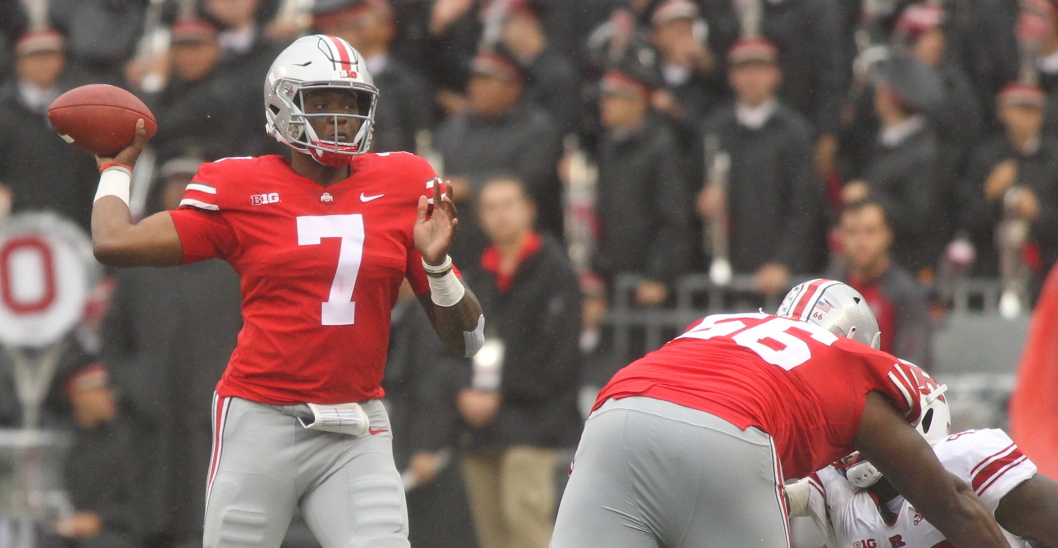 ESPN - Dwayne Haskins, an Ohio State standout and NFL QB, died Saturday  morning after being hit by a car in South Florida, agent Cedric Saunders  told Adam Schefter.