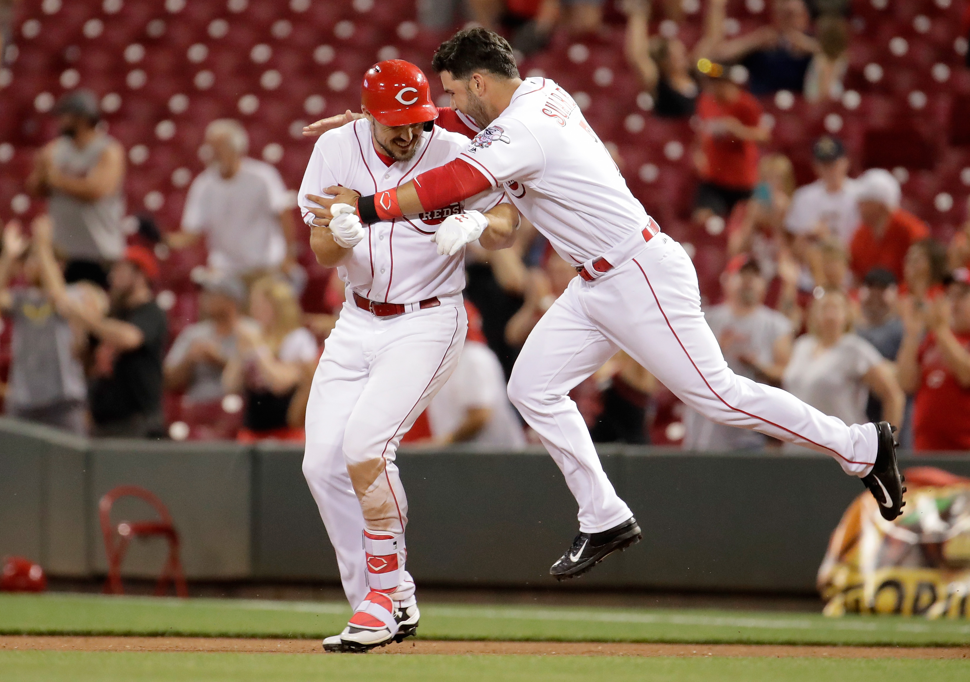 Adam Duvall throw helps Cincinnati Reds lock down win over Diamondbacks