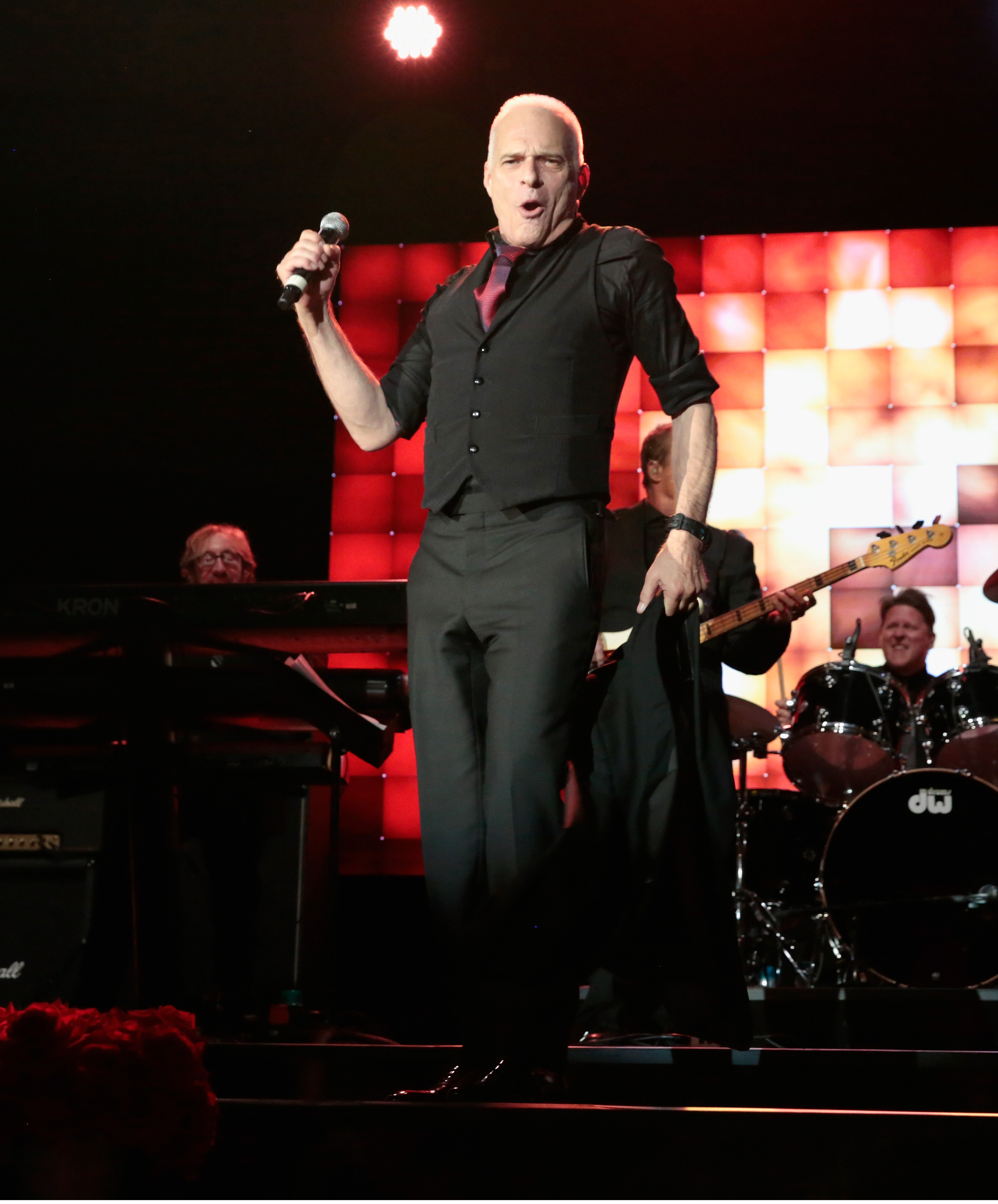 BEVERLY HILLS, CA - SEPTEMBER 07: David Lee Roth performs onstage at The Brent Shapiro Foundation Summer Spectacular at The Beverly Hilton Hotel on September 7, 2018 in Beverly Hills, California. (Photo by Rachel Murray/Getty Images for The Brent Shapiro Foundation)