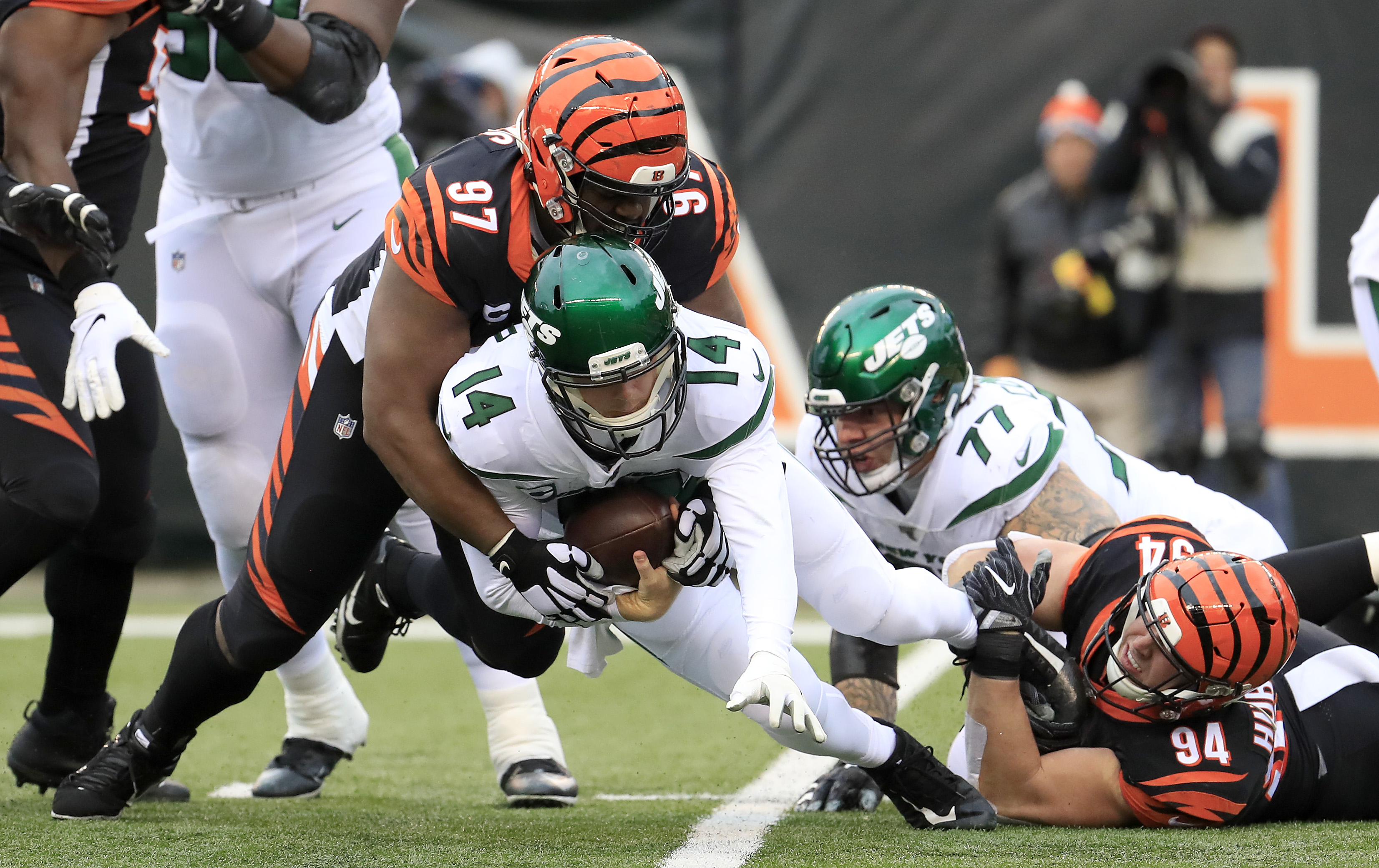 Cincinnati Bengals release Geno Atkins