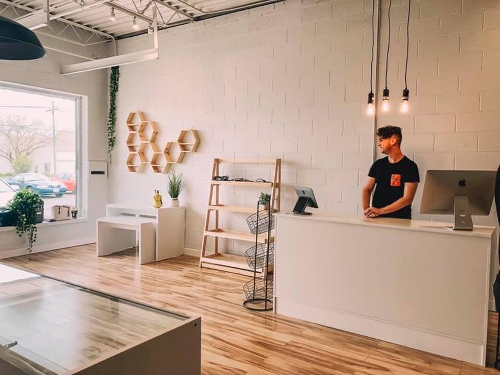 Vapor Haus Owners Launch New Cbd Store Chain