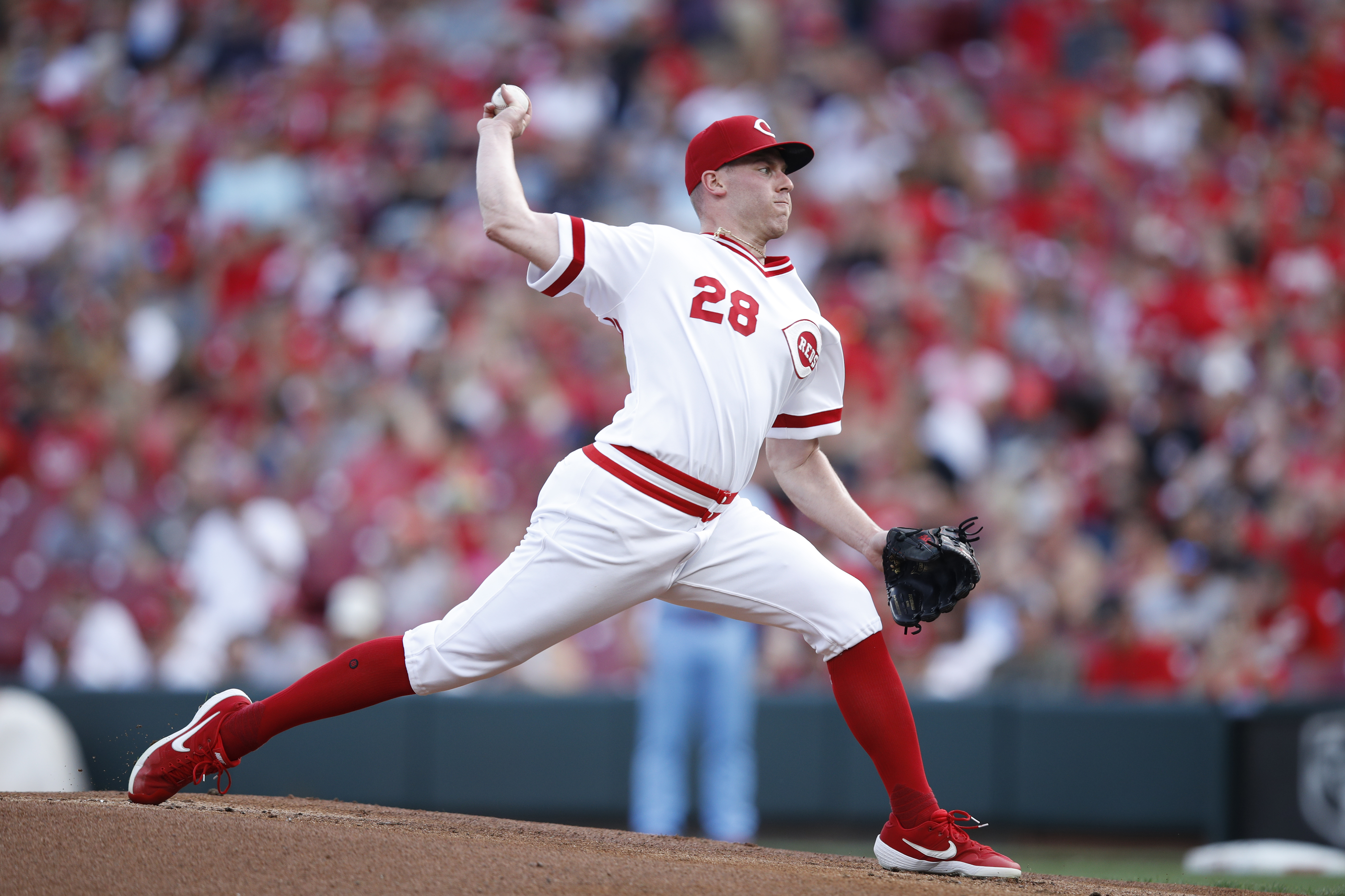 Home runs hurt Anthony DeSclafani, Cincinnati Reds in loss to Dodgers