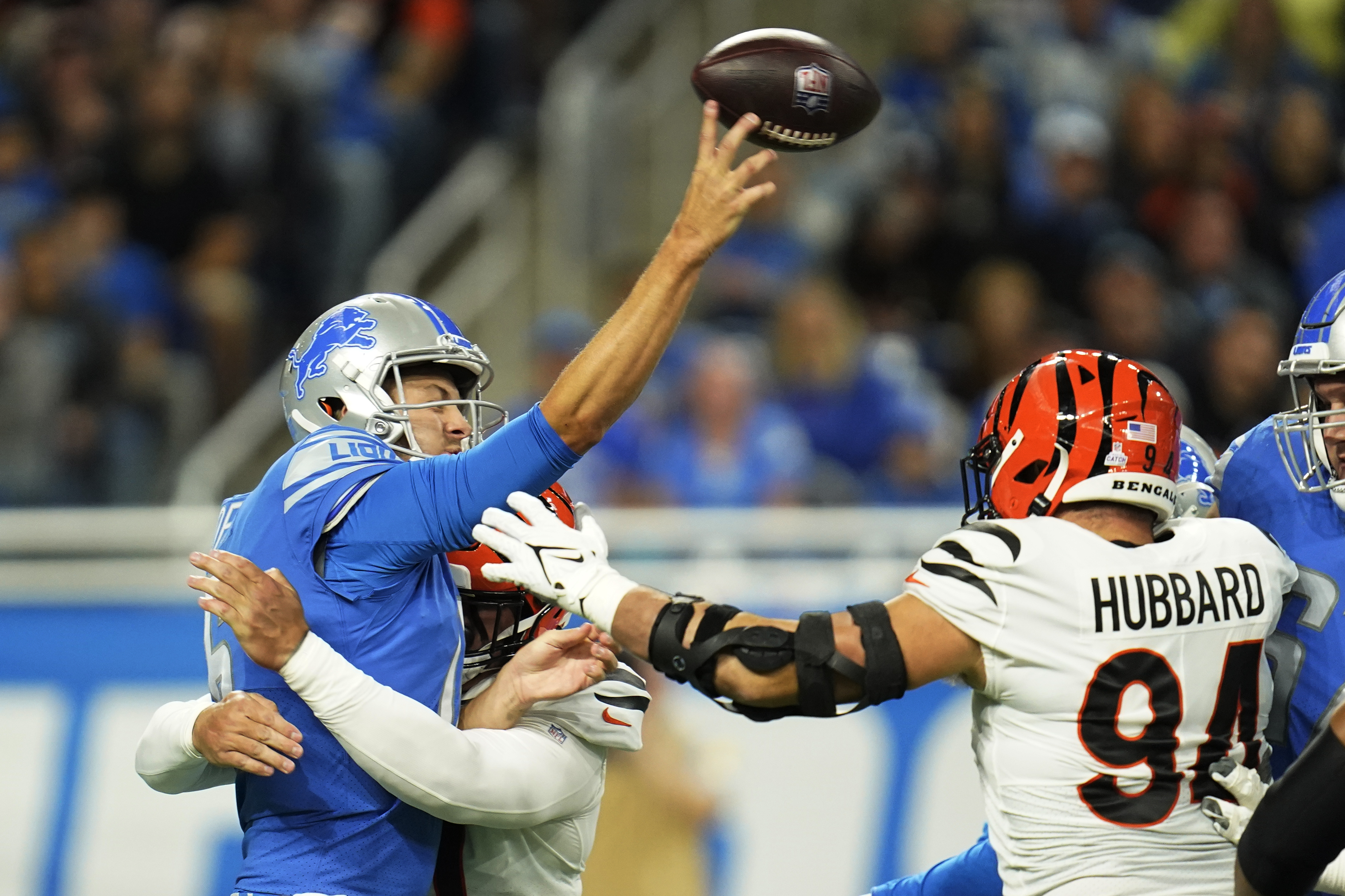 Cincinnati Bengals' Pooka Williams Jr. makes a catch as he