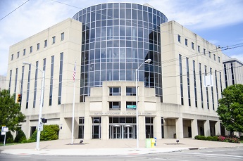 Man facing more than a dozen charges in Englewood child porn case