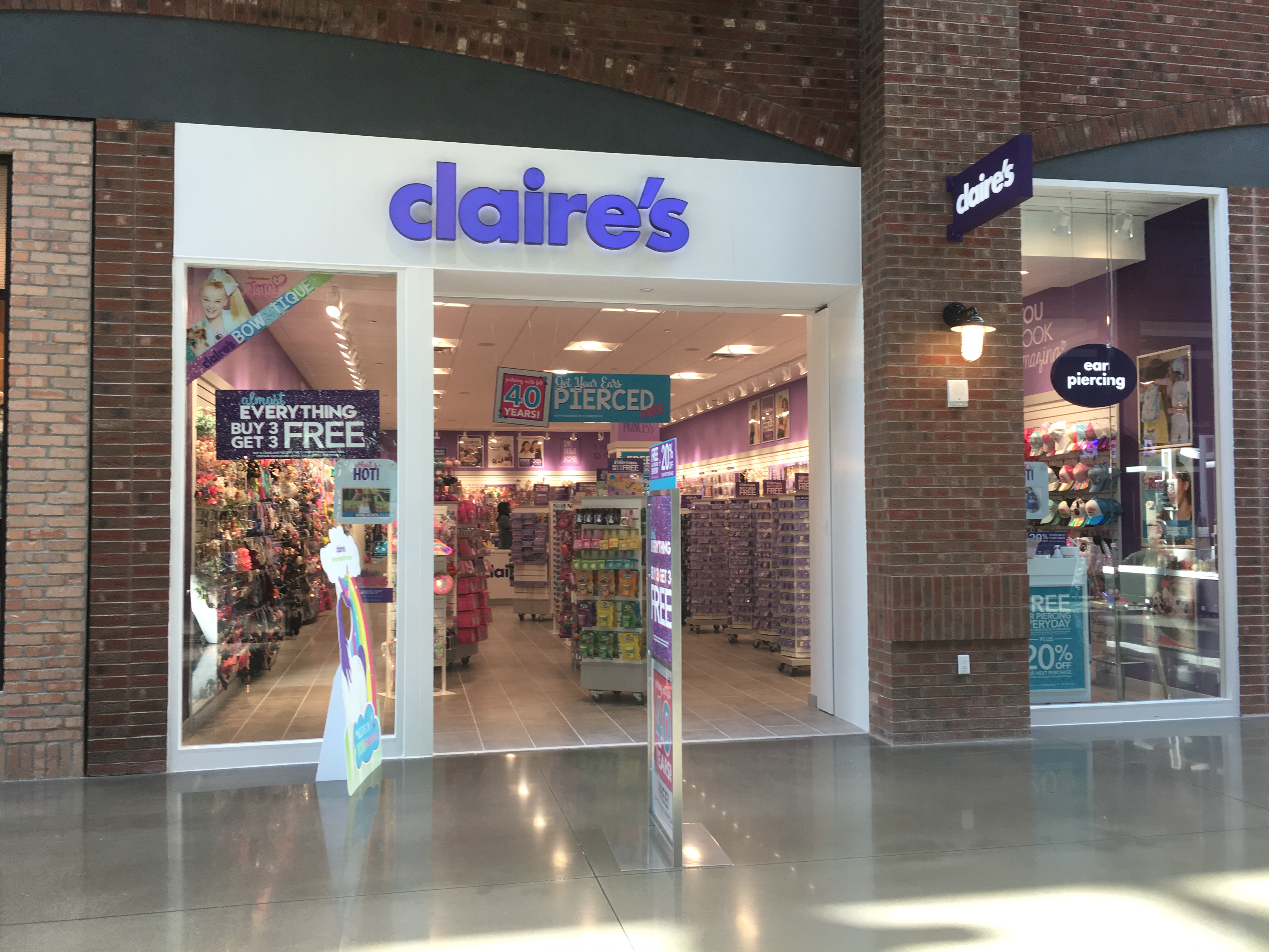 Claire's at Center
